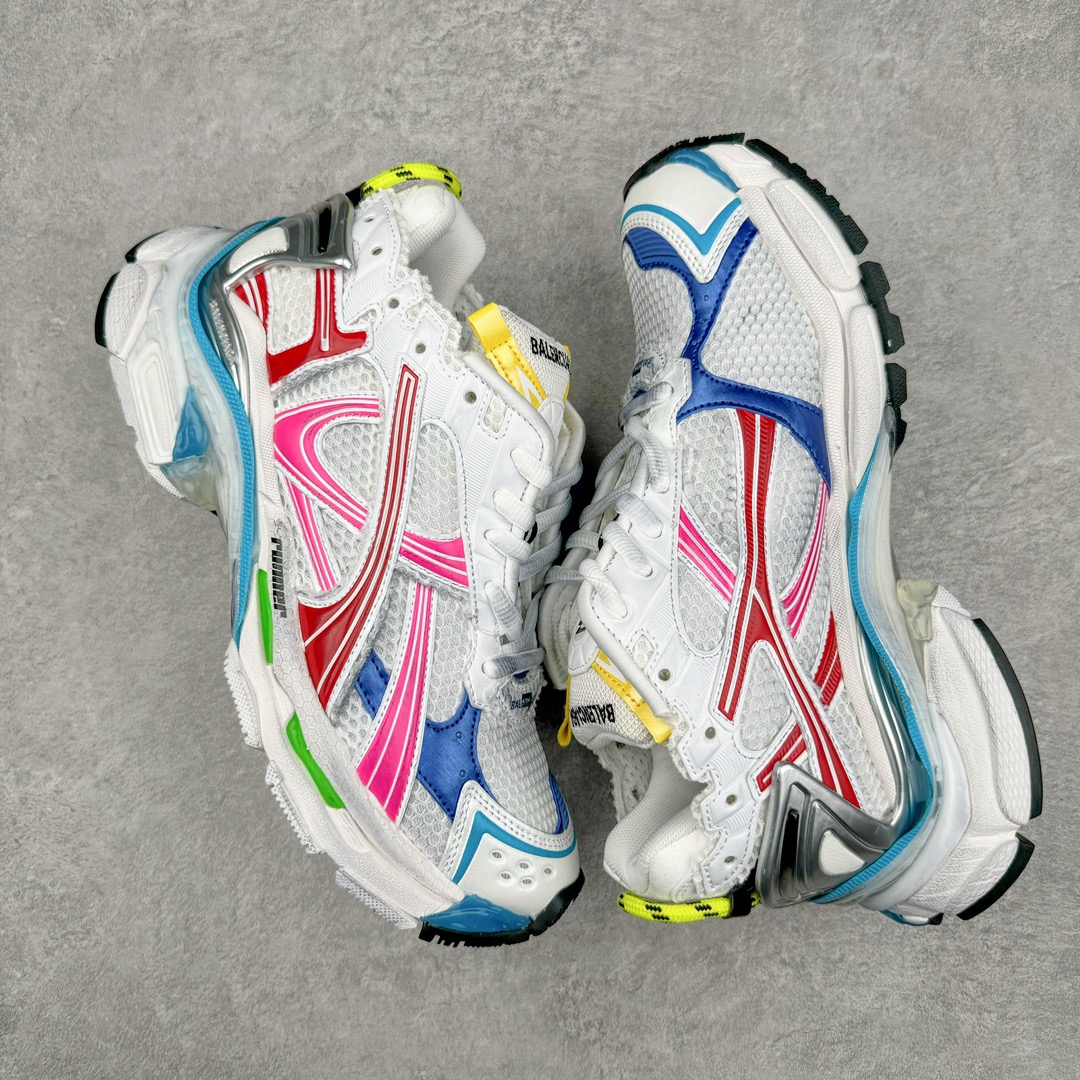 图片[3]-💰460 ＃VG零售版 BALENCIAGA Runner Sneaker 巴黎世家七代慢跑系列低帮复古野跑潮流运动鞋老爹鞋 尼龙和网布材质 磨损效果 鞋头边缘印有尺码 背面浮印尺码 外侧印有跑者徽标 鞋舌刺绣 Balenciaga 品牌标识 鞋跟背面 Balenciaga品牌标识 材质采用65%聚氨酯、35%聚酯纤维 全新 Runner 鞋型轮廓借鉴于 2000 年初的复古线条 搭载大网眼面料制成鞋面基础，由粉色、白色尼龍与橡胶质地覆盖鞋面诠释线条感 当中透过几道手缝线与折损痕更是精准的掌握历经时间淬炼的破旧痕迹 延续其手法至鞋领、鞋跟、鞋带、中底等部分均饰有破损及脏污之貌 尤其是鞋领处与鞋带孔眼条更是采用不规则做旧技术将内容物泡棉随机露出 尺码：35 36 37 38 39 40 41 42 43 44 45 46 编码：by5936030-运动鞋