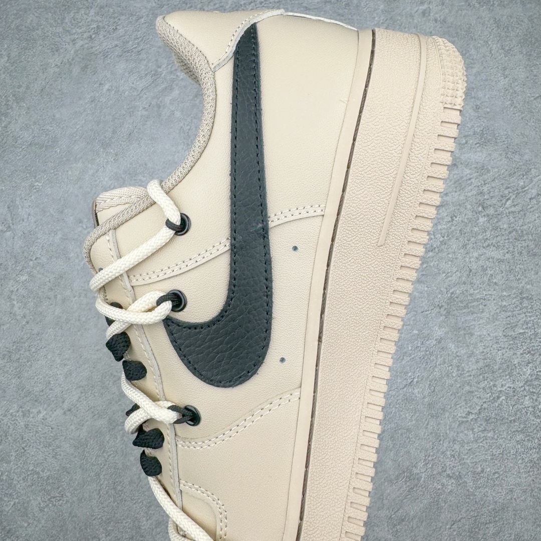 图片[7]-💰220 ＃S版 NK Air Force 1´07 Low 空军一号低帮百搭休闲运动板鞋 OW联名定制风格解构双钩喷墨 FD0660-100 柔软、弹性十足的缓震性能和出色的中底设计 横跨复古与现代的外型结合 造就出风靡全球三十多年的Force 1 直到今天还深受青睐 SIZE：36 36.5 37.5 38 38.5 39 40 40.5 41 42 42.5 43 44 44.5 45 编码：Sby2936090-运动鞋