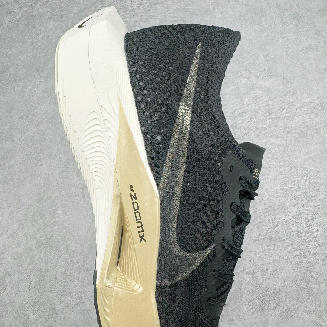 ＃纯原福利‼️
💰150 合作私
NK Zoom VaporFly Next 3% 编织飞线马拉松三代超级休运动跑鞋 泰光zp订单 真碳加持 保留了NK Systeml的突破性产品科技 且在这个基础上搭载了NK Flyknit鞋面 让这双为比赛竞速而打造的战靴更加轻盈、透气突破性的Zoom X泡棉带来NK跑步至今为止最为出色的能量回馈 
Size 详情看库存！
