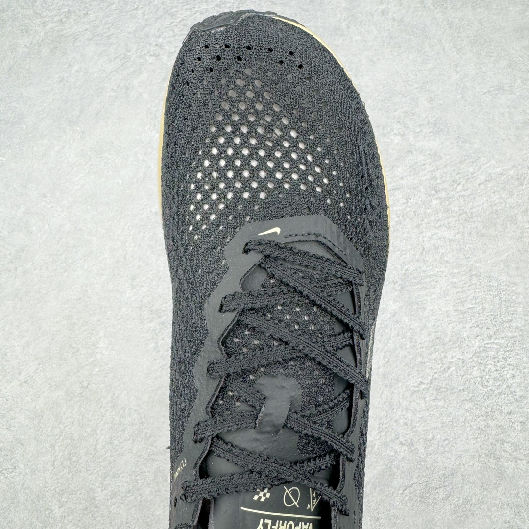 ＃纯原福利‼️
💰150 合作私
NK Zoom VaporFly Next 3% 编织飞线马拉松三代超级休运动跑鞋 泰光zp订单 真碳加持 保留了NK Systeml的突破性产品科技 且在这个基础上搭载了NK Flyknit鞋面 让这双为比赛竞速而打造的战靴更加轻盈、透气突破性的Zoom X泡棉带来NK跑步至今为止最为出色的能量回馈 
Size 详情看库存！
