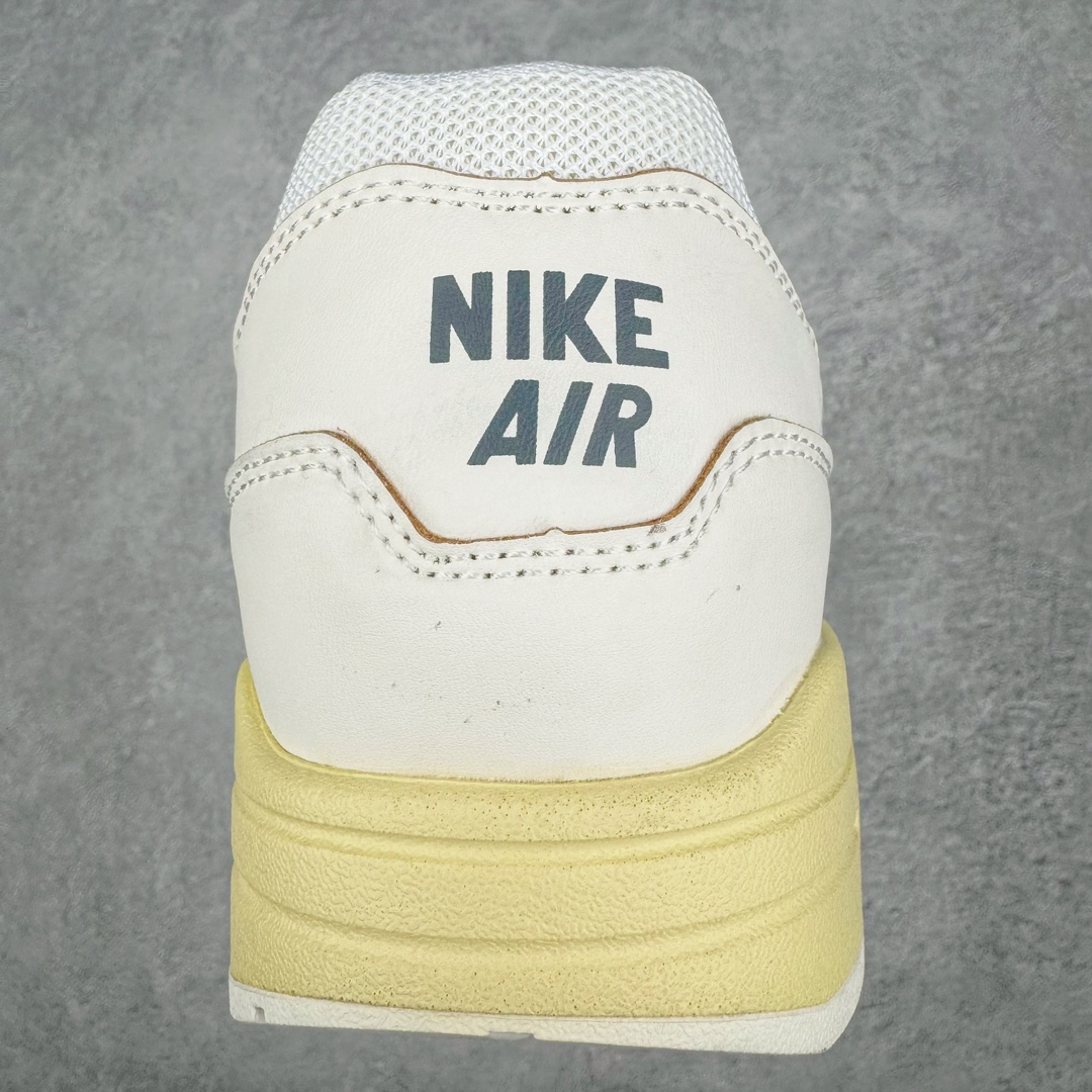 图片[8]-💰220 NK Air Max 1 初代复古气垫慢跑鞋 FD5742-121 由Tinker Hatfeld和Mark Parker在1987年设计 灵感来自于巴黎蓬皮杜中心 在参观了蓬皮杜中心之后提出了Air Max的标志性开窗可视气垫的理念 并将其实际开发成功 是NK史上第一双可视气垫跑鞋 凭借着Air Max气垫带来的舒适脚感和鞋面面料上的不断精进才使得Air Max 1在现如今都是复古慢跑鞋的首选 深厚的历史渊源 独特的流线形设计 极为复古的外观使得它深受鞋迷的喜爱 SIZE：36 36.5 37.5 38 38.5 39 40 40.5 41 42 42.5 43 44 44.5 45 46 47.5 编码：Jby2936090-运动鞋