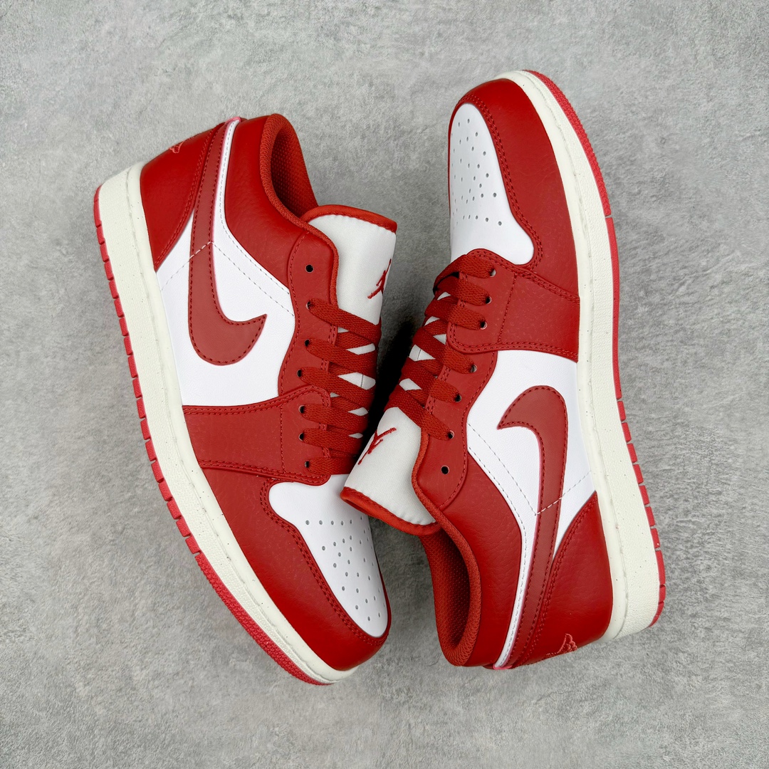 图片[3]-💰180 ＃K版 Air Jordan AJ1 Low 低帮 红白 FJ3459-160 全新流水线出品 DT版本唯一平替选择 市场第二梯队最强版 全部原鞋开发 原楦原纸板开发 全鞋电脑针车 原厂内置全掌气垫 原盒内在原标 唯一Zp原版鞋带绑法 免检产品 全新2022版型 全头层皮料 完美零毛边处理 原厂配置全掌气垫 价格定位良心 几十个配色陆续出货 SIZE：36 36.5 37.5 38 38.5 39 40 40.5 41 42 42.5 43 44 44.5 45 46 47.5 编码：by2936050-运动鞋