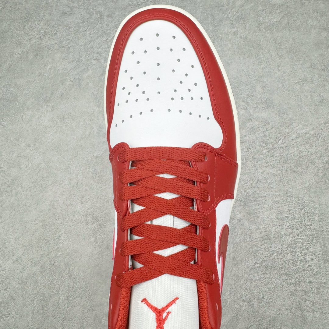 图片[4]-💰180 ＃K版 Air Jordan AJ1 Low 低帮 红白 FJ3459-160 全新流水线出品 DT版本唯一平替选择 市场第二梯队最强版 全部原鞋开发 原楦原纸板开发 全鞋电脑针车 原厂内置全掌气垫 原盒内在原标 唯一Zp原版鞋带绑法 免检产品 全新2022版型 全头层皮料 完美零毛边处理 原厂配置全掌气垫 价格定位良心 几十个配色陆续出货 SIZE：36 36.5 37.5 38 38.5 39 40 40.5 41 42 42.5 43 44 44.5 45 46 47.5 编码：by2936050-运动鞋