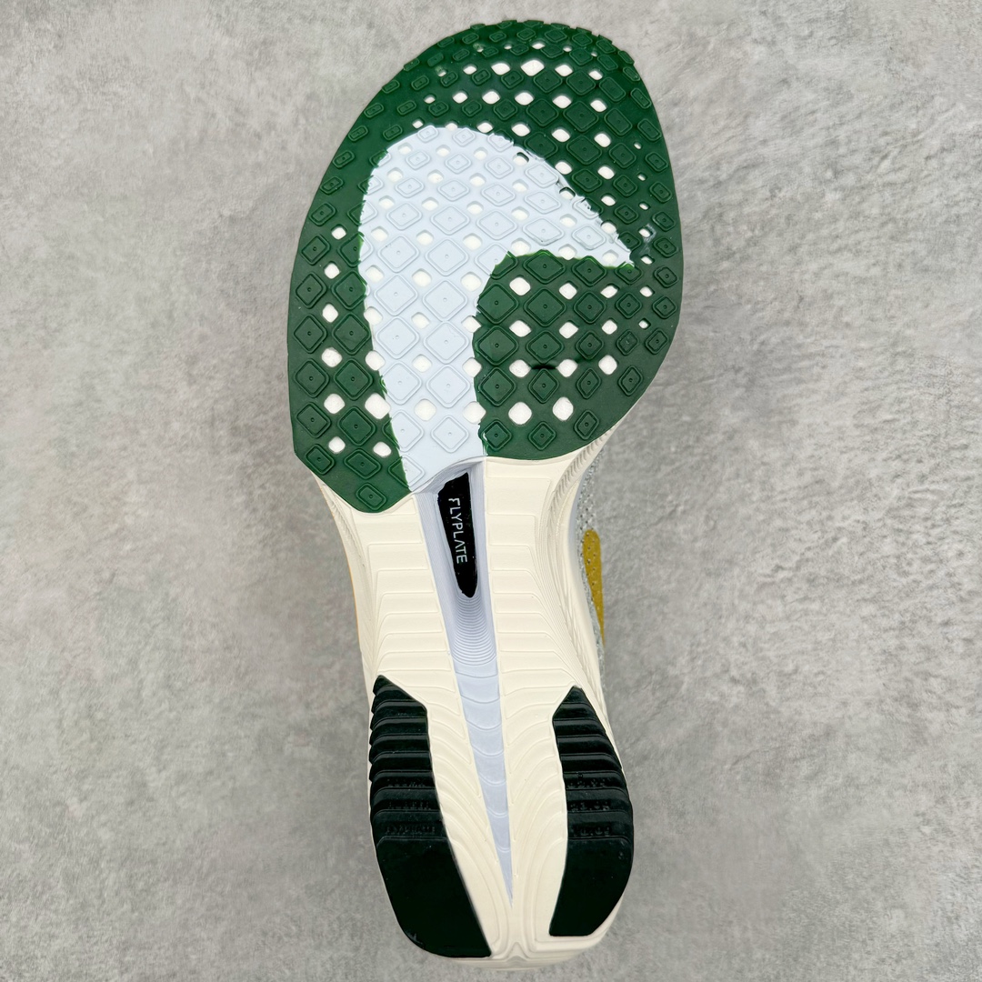 ＃纯原福利‼️
💰150 合作私
NK Zoom VaporFly Next 3% 编织飞线马拉松三代超级休运动跑鞋 泰光zp订单 真碳加持 保留了NK Systeml的突破性产品科技 且在这个基础上搭载了NK Flyknit鞋面 让这双为比赛竞速而打造的战靴更加轻盈、透气突破性的Zoom X泡棉带来NK跑步至今为止最为出色的能量回馈 
Size 详情看库存！
