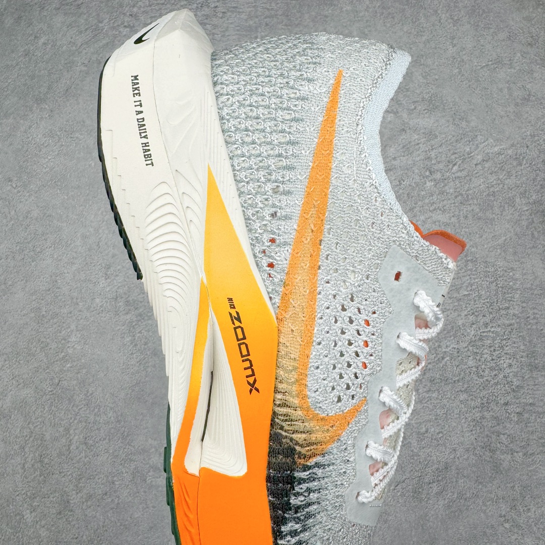 ＃纯原福利‼️
💰150 合作私
NK Zoom VaporFly Next 3% 编织飞线马拉松三代超级休运动跑鞋 泰光zp订单 真碳加持 保留了NK Systeml的突破性产品科技 且在这个基础上搭载了NK Flyknit鞋面 让这双为比赛竞速而打造的战靴更加轻盈、透气突破性的Zoom X泡棉带来NK跑步至今为止最为出色的能量回馈 
Size 详情看库存！
