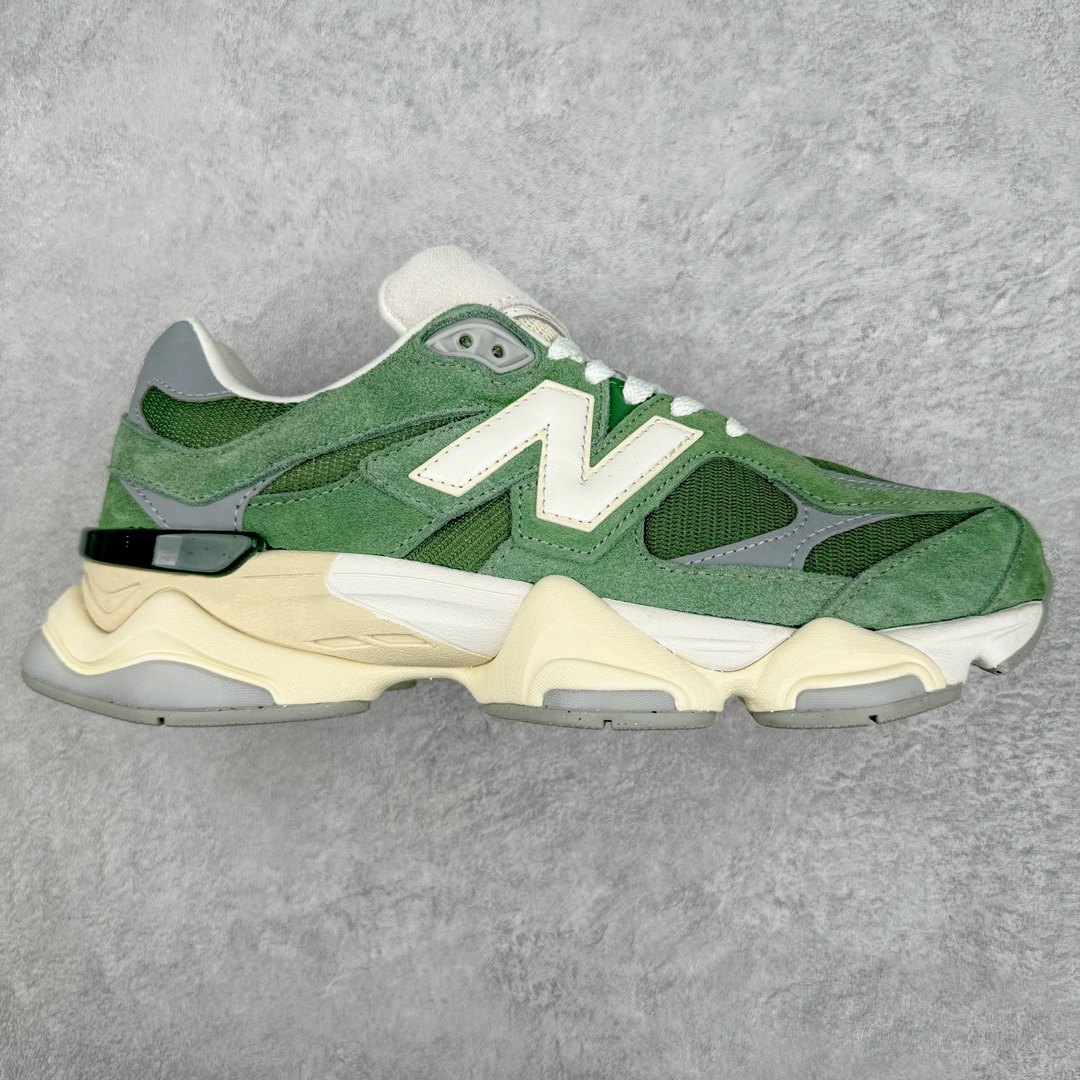 💰210 New Balance NB9060 复古运动鞋 新百伦又带来了新鞋型 并且是与芝加哥街头品牌 Joe Freshgoods 的联名款 鞋身主体采用了类似 990 系列的设计风格 与传统复古慢跑鞋区别不大 最大的变化就是鞋底部分 在传统设计的中底外层 增加了多个分区的模块 圆润的线条设计与我们熟悉的 New Balance 风格截然不同 但与同样充满弧形线条的鞋面搭配 看起来毫无违和感 尺码：36-45 编码：Fby2936080-运动鞋