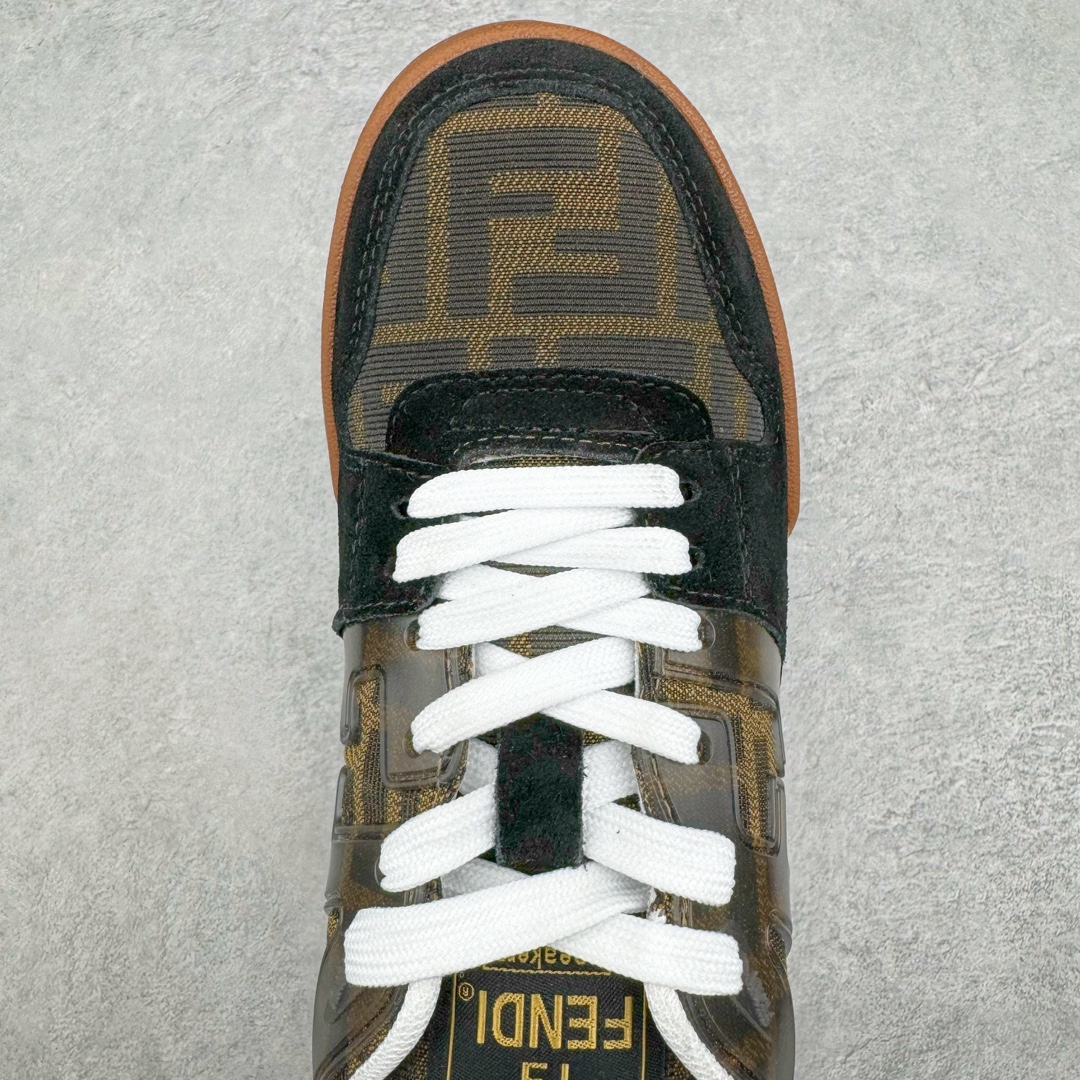 图片[4]-＃S版纯原 FENDI 芬迪 Match sneaters低帮运动鞋 独家定制 全身20几个细节点全部做到一致还原 吊打市面所有版本 独家原装套装配件官方同源 渠道原装订单 全套专柜包装物及配件#鞋底嵌入核心防伪芯片感应装置 FENDI芬迪match最新爆款情侣款运动鞋板鞋原版购入 高工艺无缝细空胶技术 贴楦误差0.05mm,鞋底采用固特异内外锁死工艺 最大限度弯折永不开胶 原鞋一致效果环保无味 鞋面采用麂皮和皮革拼接组合 logo内里采用毛巾绒里 上脚超级柔软 轻便 舒适搭配卫衣 尺码：35 36 37 38 39 40 41 42 43 44 45-选品中心