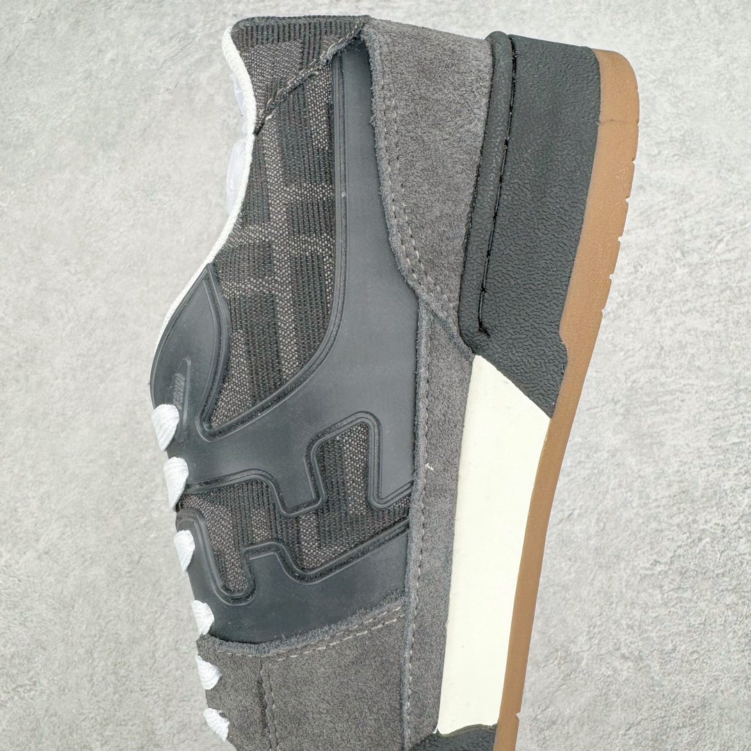 图片[7]-＃S版纯原 FENDI 芬迪 Match sneaters低帮运动鞋 独家定制 全身20几个细节点全部做到一致还原 吊打市面所有版本 独家原装套装配件官方同源 渠道原装订单 全套专柜包装物及配件#鞋底嵌入核心防伪芯片感应装置 FENDI芬迪match最新爆款情侣款运动鞋板鞋原版购入 高工艺无缝细空胶技术 贴楦误差0.05mm,鞋底采用固特异内外锁死工艺 最大限度弯折永不开胶 原鞋一致效果环保无味 鞋面采用麂皮和皮革拼接组合 logo内里采用毛巾绒里 上脚超级柔软 轻便 舒适搭配卫衣 尺码：35 36 37 38 39 40 41 42 43 44 45-选品中心