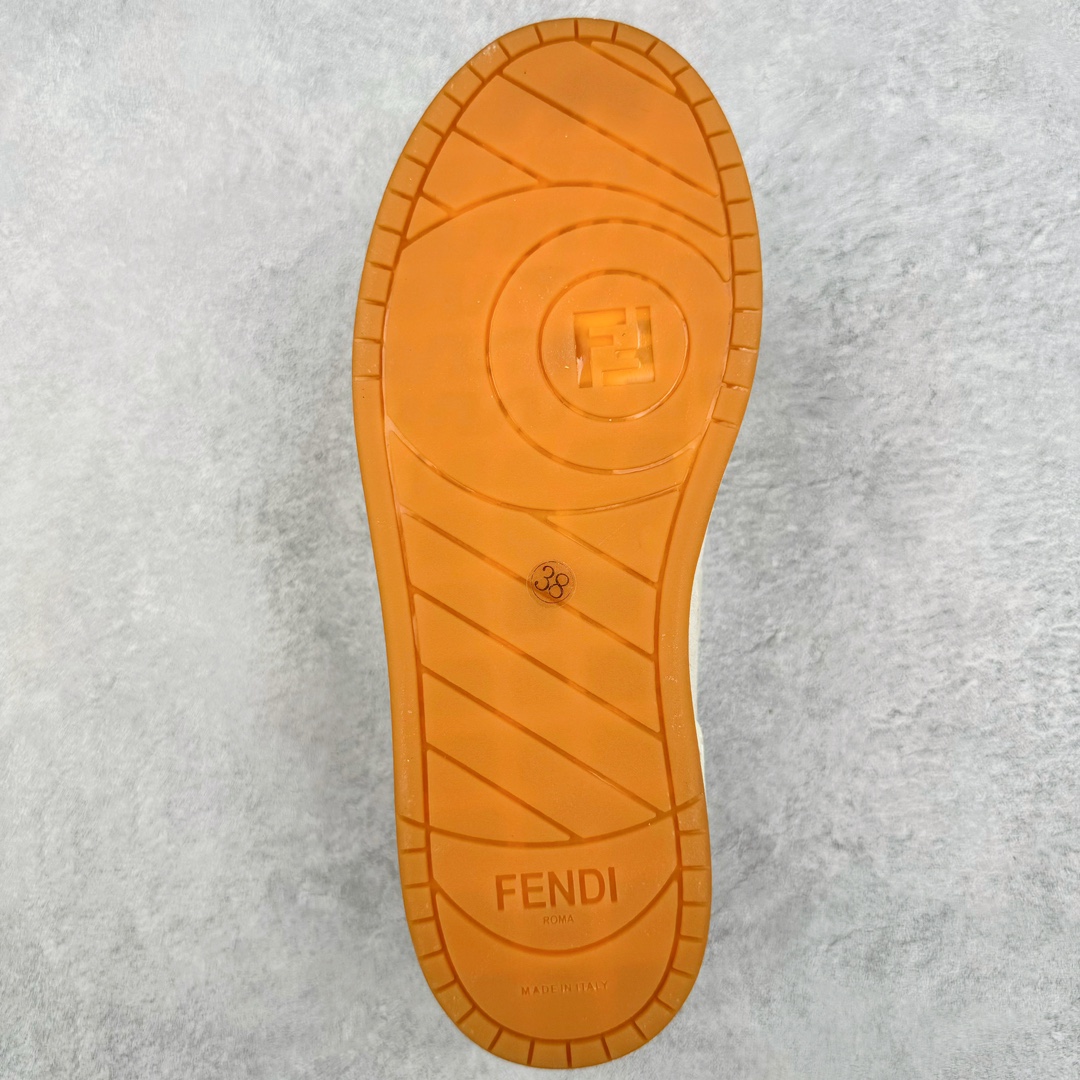 图片[9]-＃S版纯原 FENDI 芬迪 Match sneaters低帮运动鞋 独家定制 全身20几个细节点全部做到一致还原 吊打市面所有版本 独家原装套装配件官方同源 渠道原装订单 全套专柜包装物及配件#鞋底嵌入核心防伪芯片感应装置 FENDI芬迪match最新爆款情侣款运动鞋板鞋原版购入 高工艺无缝细空胶技术 贴楦误差0.05mm,鞋底采用固特异内外锁死工艺 最大限度弯折永不开胶 原鞋一致效果环保无味 鞋面采用麂皮和皮革拼接组合 logo内里采用毛巾绒里 上脚超级柔软 轻便 舒适搭配卫衣 尺码：35 36 37 38 39 40 41 42 43 44 45-选品中心