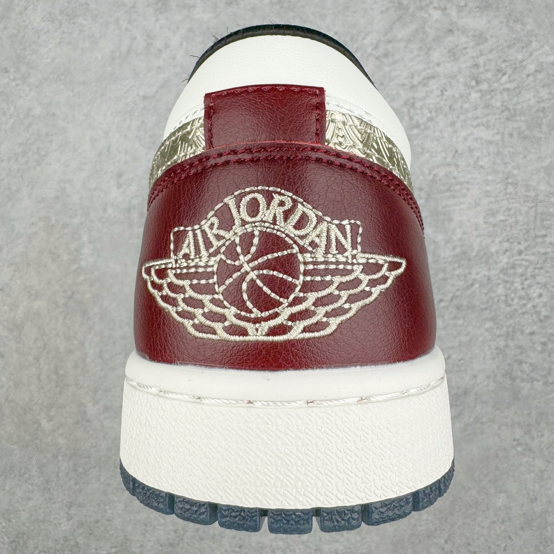 图片[8]-💰180 ＃K版 Air Jordan AJ1 Low 低帮 CNY龙年限定 白红金 FJ5735-100 全新流水线出品 DT版本唯一平替选择 市场第二梯队最强版 全部原鞋开发 原楦原纸板开发 全鞋电脑针车 原厂内置全掌气垫 原盒内在原标 唯一Zp原版鞋带绑法 免检产品 全新2022版型 全头层皮料 完美零毛边处理 原厂配置全掌气垫 价格定位良心 几十个配色陆续出货 SIZE：36 36.5 37.5 38 38.5 39 40 40.5 41 42 42.5 43 44 44.5 45 46 47.5 编码：by2936050-运动鞋