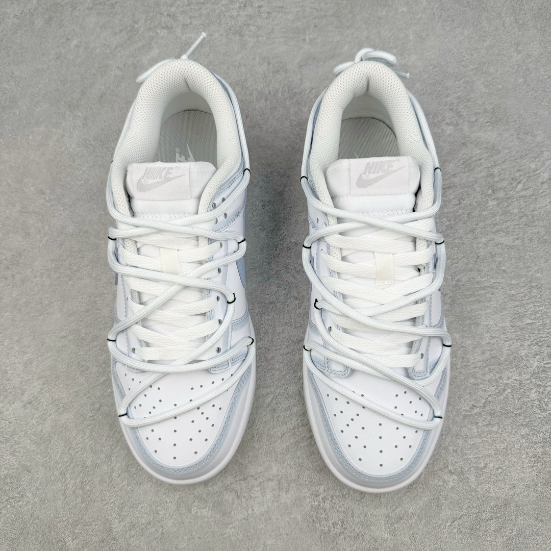 图片[2]-零售💰190 ＃YC纯原福利‼NK Dunk Low 夏日澄空  雾霾蓝 DH9765-102 定制系列天花板 无原鞋不开发 全系列得物原鞋一比一校对开发 配色持续更新中 终端对接 优势输出 全套原厂楦头原纸板数据档案倾力打造 原汁原味莞产 极致还原 圈内最强针车工艺 高端零售指定版 广东原厂配套原盒原标 鞋盒分三个尺码段 原厂冲刀 超高清洁度 全鞋零毛边皮料切割 采用原厂百宏鞋带以及原厂百宏织唛舌标 内标可供原厂几率过验 进口原装条纹中底布 四线拉帮白色点胶 原厂拉帮手法遵循公司 原厂电绣 极致还原 SIZE：35.5 36 36.5 37.5 38 38.5 39 40 40.5 41 42 42.5 43 44 44.5 45 46 47.5 编码：by1936090-运动鞋