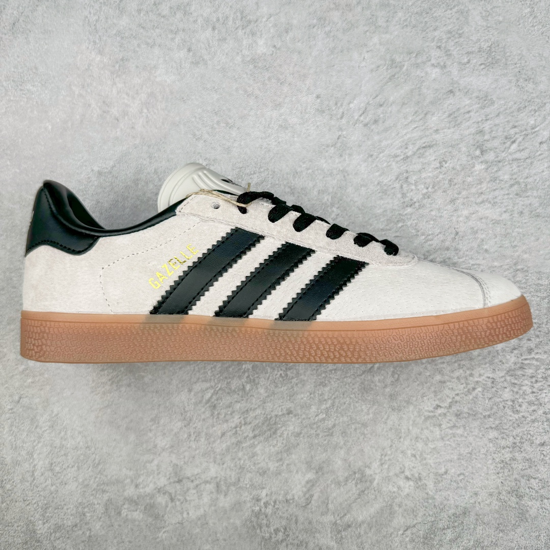 💰150 AD Gazelle Indoor Trainers 羚羊内训系列低帮复古百搭休闲运动德训风板鞋 IG6199 90年代经典的复刻版！自60年代以足球训练鞋面世以来,Gazelle就以其经典设计席卷全球。1991年版本的复刻,再造经典Gazelle。采用皮革打造,搭配浊色细节,让这款经典更加简约。尺码：36 36⅔ 37⅓ 38 38⅔ 39⅓ 40 40⅔ 41⅓ 42 42⅔ 43⅓ 44 45 编码：Xby2936020-运动鞋