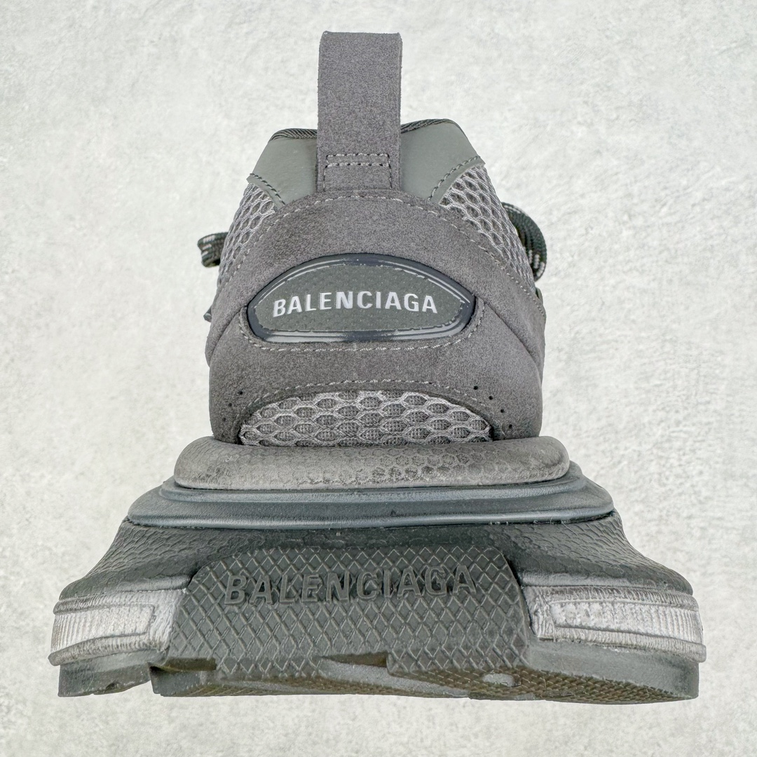 图片[8]-＃总裁特价福利 BALENCIAGA 3XL Sneakers 巴黎世家十代升级版网布系带低帮走秀复古老爹鞋 全套原纸板楦头开发 最原汁原味的灵魂版型 全鞋荧光划线卡点 胶水把控整洁度追求极致完美 每一双都是工艺品 多重QC质检 超越公司货的品控标准 实实在在的免检产品 原盒原配 正确字体电绣 粗细、位置、大小正确 侧边TPU 透气孔匹配意产原版 正确分离大底 TPU软底 原版一致大底LOGO 立体感十足 原厂皮料水洗做旧 采购原厂网纱 不含皮革 网布材料和聚氨酯 磨损效果 鞋头边缘和后帮 Balenciaga 徽标 鞋面和后跟凸印尺码 鞋舌 3XL 橡胶品牌标识和反光细节 鞋帮拉袢和鞋舌拉祥 配反光细节 备用鞋带在鞋履前侧 可在穿着前取下 便于不同造型搭配 偏大一码 尺码：35 36 37 38 39 40 41 42 43 44 45-选品中心