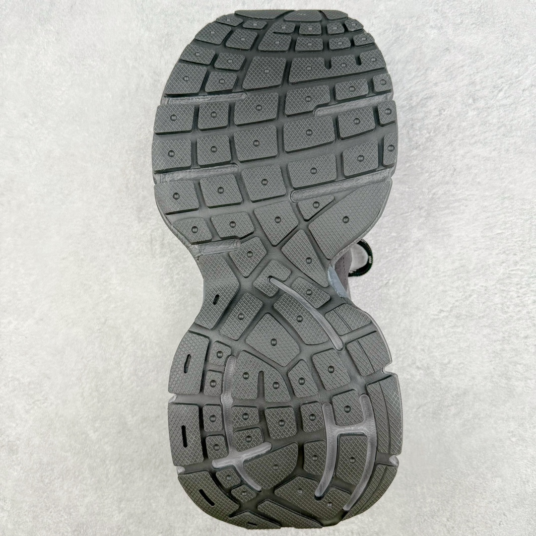 图片[9]-＃总裁特价福利 BALENCIAGA 3XL Sneakers 巴黎世家十代升级版网布系带低帮走秀复古老爹鞋 全套原纸板楦头开发 最原汁原味的灵魂版型 全鞋荧光划线卡点 胶水把控整洁度追求极致完美 每一双都是工艺品 多重QC质检 超越公司货的品控标准 实实在在的免检产品 原盒原配 正确字体电绣 粗细、位置、大小正确 侧边TPU 透气孔匹配意产原版 正确分离大底 TPU软底 原版一致大底LOGO 立体感十足 原厂皮料水洗做旧 采购原厂网纱 不含皮革 网布材料和聚氨酯 磨损效果 鞋头边缘和后帮 Balenciaga 徽标 鞋面和后跟凸印尺码 鞋舌 3XL 橡胶品牌标识和反光细节 鞋帮拉袢和鞋舌拉祥 配反光细节 备用鞋带在鞋履前侧 可在穿着前取下 便于不同造型搭配 偏大一码 尺码：35 36 37 38 39 40 41 42 43 44 45-选品中心