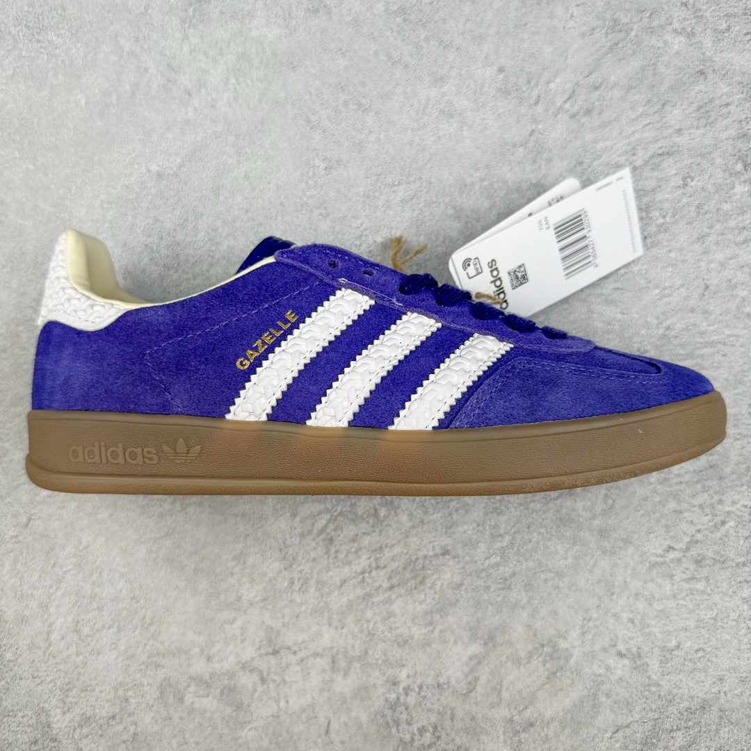 💰200 ＃纯原 AD Gazelle Indoor Trainers 羚羊内训系列低帮复古百搭休闲运动德训风板鞋 IF1806 90年代经典的复刻版！自60年代以足球训练鞋面世以来,Gazelle就以其经典设计席卷全球。1991年版本的复刻,再造经典Gazelle。采用皮革打造,搭配浊色细节,让这款经典更加简约。尺码：36 36⅔ 37⅓ 38 38⅔ 39⅓ 40 40⅔ 41⅓ 42 42⅔ 43⅓ 44 45 编码：Xby2936070-运动鞋