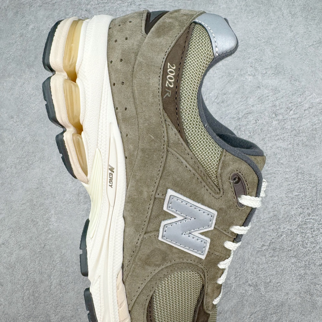 图片[6]-💰240 ＃M纯原 新百伦NB New Balance M2002RHN 绿色 全套原楦原纸板原厂数据开发 原厂网纱 原装进口翻毛皮料正确绒感卡色 正确中底拉帮中底网布细节 一比一手工擦旧效果 冲裁组合 匠心打造 耗时两个月开发完成 工艺极其复杂难度可想而知 新开独立私模大底 全网唯一正确做旧组合大底 高端零售专供产物 尺码：36 37 37.5 38 38.5 39.5 40 40.5 41.5 42 42.5 43 44 44.5 45 45.5 46.5 47 编码：by3936010-运动鞋