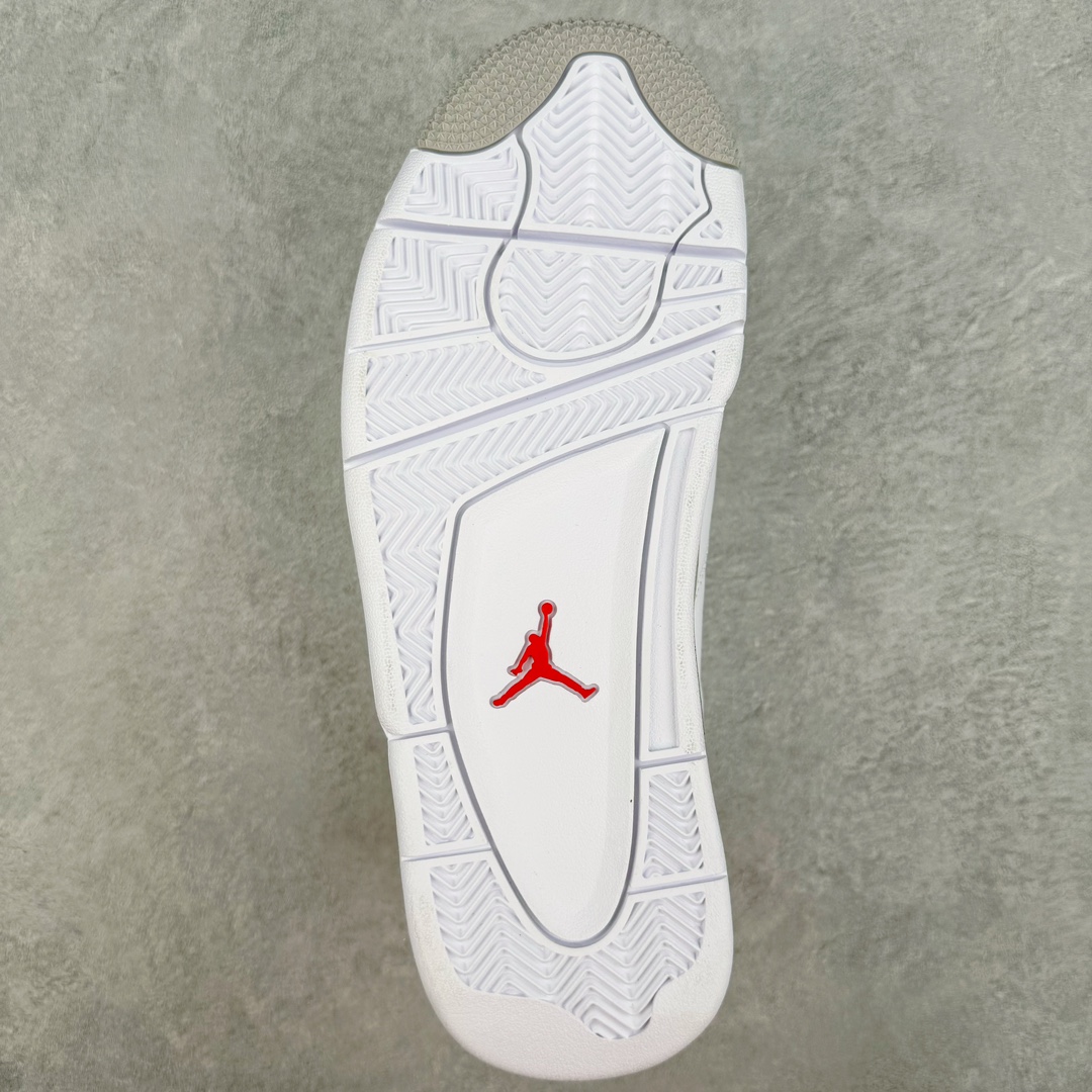 图片[9]-零售💰470 ＃lw纯原 Air Jordan AJ4 Retro 白灰奥利奥 CT8527-100 第一梯队最新批次 细节多次校对改良 接近完美 细节达到可过鉴定标准 耗时半年巨作 全套原纸板楦头开发 原厂特供皮料加持 确保原汁原味 完美呈现四代版型 一比一鞋头弧度高度鞋身弧度 数据细节工艺流程均保持原鞋一致 原厂TPU网格鞋带扣 正确内里网布 菱角分明不变形无多余毛边 柔软性质感一致于原鞋 原厂织唛标 原厂飞人电绣工艺 尾指中部跳三针 独家绑鞋带手法 印刷中底布 四线拉帮 米色美纹纸贴合固定 进口港宝加持 后跟自然饱满 全鞋荧光划线卡点 追求极致完美 每一双都是工艺品 多重QC质检 超越公司货的品控标准 实实在在的免检产品 尺码：40 40.5 41 42 42.5 43 44 44.5 45 46 47.5 48.5 编码：by4936070-运动鞋