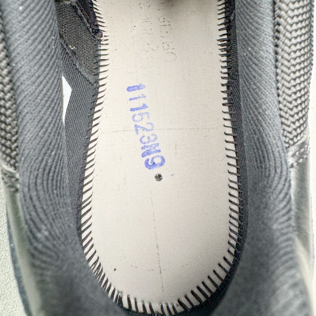 图片[8]-＃Y3纯原 Air Jordan AJ11 Retro Low \\\”Space Jam\\\” 大灌篮低帮 FV5104-004 外贸特供批次 原楦原档案数据开模打造 原厂中底拉帮钢印 原厂漆皮 防冻不开裂 头层皮料 原装鞋撑 水晶大底正确色度色泽 原楦原数据刺绣 原厂车缝走线及对位 毫厘不差 飞人logo采用原数据电脑刺绣 原装正品碳纤维真实碳板 增强抗扭 原内标 原盒标 正确官方原盒 原厂防氧化水晶外底 原厂配套厂全掌solo气垫 独家尺码：40 40.5 41 42 42.5 43 44 44.5 45 45.5 46 47.5 48.5-选品中心