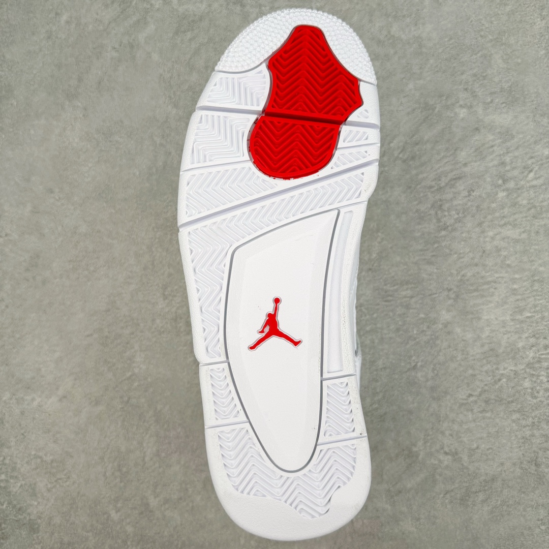 图片[9]-零售💰260 ＃KZ神版福利回馈‼Air Jordan AJ4 Retro 白红 CT8527-112 独家外贸特供尺码含 45.5 49.5 50.5 注意49.5 50.5码价格贵50元 国内外口碑最好最推荐的产品 市场中端王者 亲自操刀耗时半年巨作 全套原纸板楦头开发 确保原汁原味 完美呈现四代版型 一比一鞋头弧度高度鞋身弧度 此版本只针对中端市场 皮料材质有所更替 其他数据细节工艺流程均保持一致 绝不口嗨 细节品控鞋型随意秒杀市面3XX 4XX 原厂TPU网格鞋带扣 正确内里网布 菱角分明不变形无多余毛边 柔软性质感一致于原鞋 市场唯一原厂鞋扣模具 背面可见隐藏注塑口 原厂织唛标 原厂飞人电绣工艺 尾指中部跳三针 独家绑鞋带手法 印刷中底布 四线拉帮 米色美纹纸贴合固定 进口港宝加持 后跟自然饱满 全鞋荧光划线卡点 追求极致完美 每一双都是工艺品 多重QC质检 超越公司货的品控标准 实实在在的免检产品 尺码：40 40.5 41 42 42.5 43 44 44.5 45 45.5 46 47.5 48.5 49.5 50.5 编码：by2936060-运动鞋