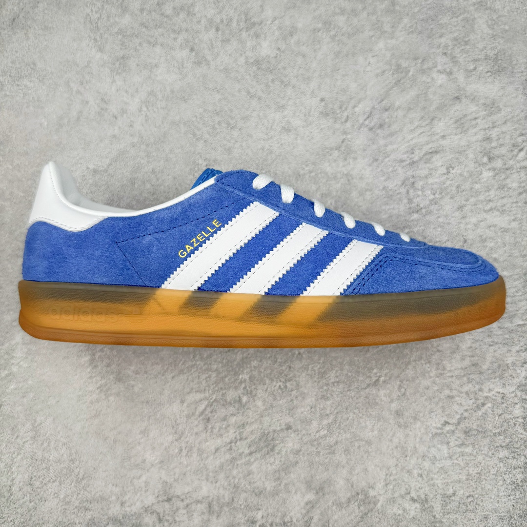 图片[2]-💰190 ＃HP纯原 AD Original Gazelle Indoor Trainers 瞪羚室内鞋系列低帮复古百搭休闲运动德训风板鞋 高端零售特供批次 原厂定制长毛翻毛皮组合环保纤维革鞋面材质 内置环保海玻璃鞋垫 外置RB橡胶大底 产品品控稳定性领先行业 原厂全套原楦原纸板冲刀磨具开发 原厂皮料加持 原厂港宝加持定型后跟R度完美 将复古进行到底 简约流畅 三十年不变经典 这款Gazelle运动鞋 无论面料、配色、质感或设计 都只在重现其1991年原款的经典 皮革鞋面 撞色三条纹和鞋跟标的设计 力求呈现90年代的经典复古风潮 Samba火热的同时 也带动了其它的复古鞋型 Gazelle便是其中一只 Gazelle Indoor拥有包边更宽的T字型鞋头 更好的保护运动员的前掌 浓浓的复古氛围感 非常适合现在流行的Cleanfit风格 尺码：35.5 36 36⅔ 37⅓ 38 38⅔ 39⅓ 40 40⅔ 41⅓ 42 42⅔ 43⅓ 44 44⅔ 45 编码：by2936060-运动鞋