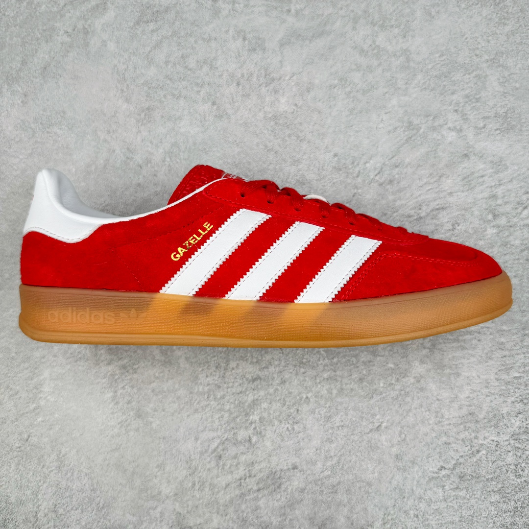 图片[8]-💰190 ＃HP纯原 AD Original Gazelle Indoor Trainers 瞪羚室内鞋系列低帮复古百搭休闲运动德训风板鞋 高端零售特供批次 原厂定制长毛翻毛皮组合环保纤维革鞋面材质 内置环保海玻璃鞋垫 外置RB橡胶大底 产品品控稳定性领先行业 原厂全套原楦原纸板冲刀磨具开发 原厂皮料加持 原厂港宝加持定型后跟R度完美 将复古进行到底 简约流畅 三十年不变经典 这款Gazelle运动鞋 无论面料、配色、质感或设计 都只在重现其1991年原款的经典 皮革鞋面 撞色三条纹和鞋跟标的设计 力求呈现90年代的经典复古风潮 Samba火热的同时 也带动了其它的复古鞋型 Gazelle便是其中一只 Gazelle Indoor拥有包边更宽的T字型鞋头 更好的保护运动员的前掌 浓浓的复古氛围感 非常适合现在流行的Cleanfit风格 尺码：35.5 36 36⅔ 37⅓ 38 38⅔ 39⅓ 40 40⅔ 41⅓ 42 42⅔ 43⅓ 44 44⅔ 45 编码：by2936060-运动鞋