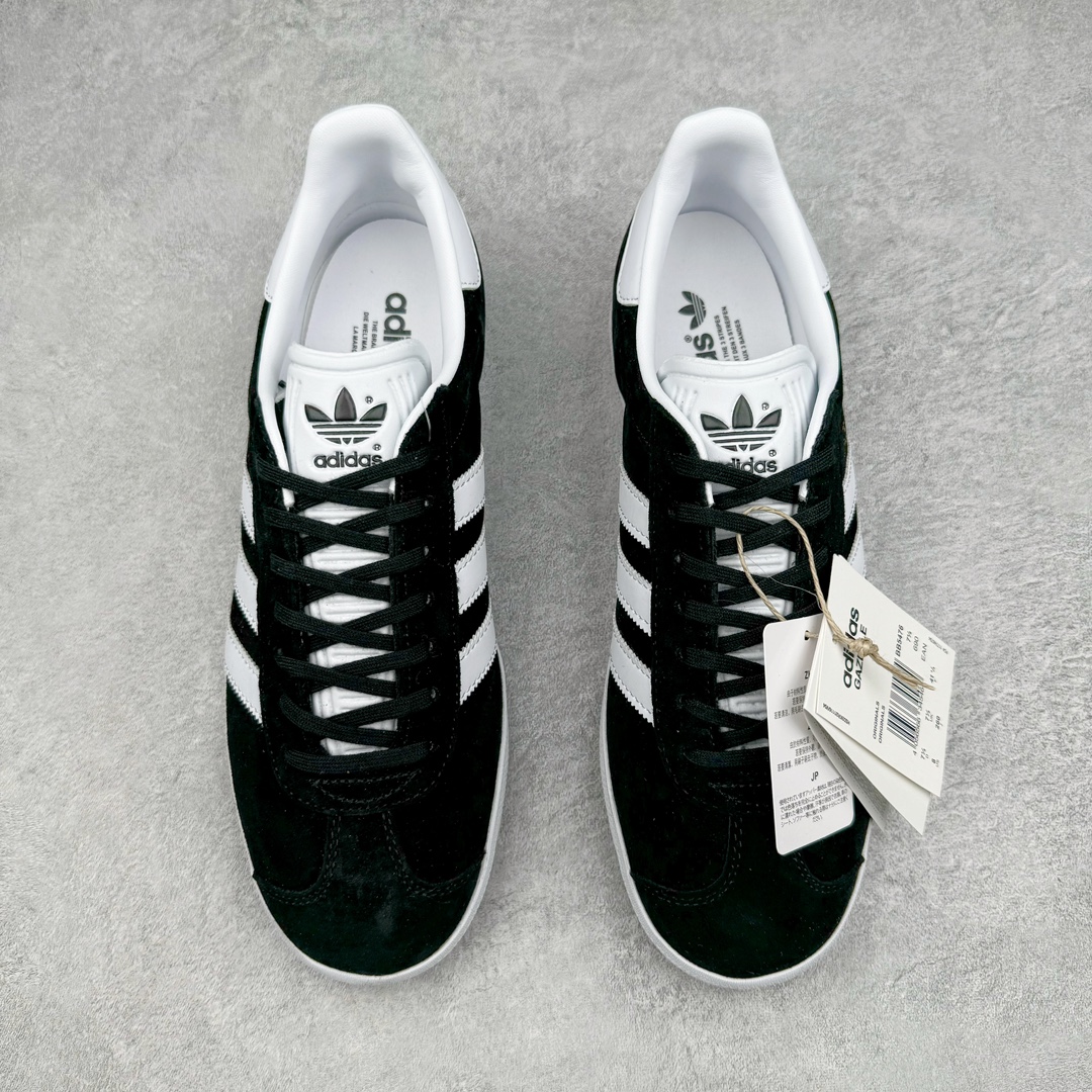 图片[2]-💰190 ＃HP纯原 AD Original Gazelle Trainers 瞪羚室内鞋系列低帮复古百搭休闲运动德训风板鞋 BB5476 高端零售特供批次 原厂定制长毛翻毛皮组合环保纤维革鞋面材质 内置环保海玻璃鞋垫 外置RB橡胶大底 产品品控稳定性领先行业 原厂全套原楦原纸板冲刀磨具开发 原厂皮料加持 原厂港宝加持定型后跟R度完美 将复古进行到底 简约流畅 三十年不变经典 这款Gazelle运动鞋 无论面料、配色、质感或设计 都只在重现其1991年原款的经典 皮革鞋面 撞色三条纹和鞋跟标的设计 力求呈现90年代的经典复古风潮 Samba火热的同时 也带动了其它的复古鞋型 Gazelle便是其中一只 Gazelle Indoor拥有包边更宽的T字型鞋头 更好的保护运动员的前掌 浓浓的复古氛围感 非常适合现在流行的Cleanfit风格 尺码：35.5 36 36⅔ 37⅓ 38 38⅔ 39⅓ 40 40⅔ 41⅓ 42 42⅔ 43⅓ 44 44⅔ 45 编码：by2936060-运动鞋