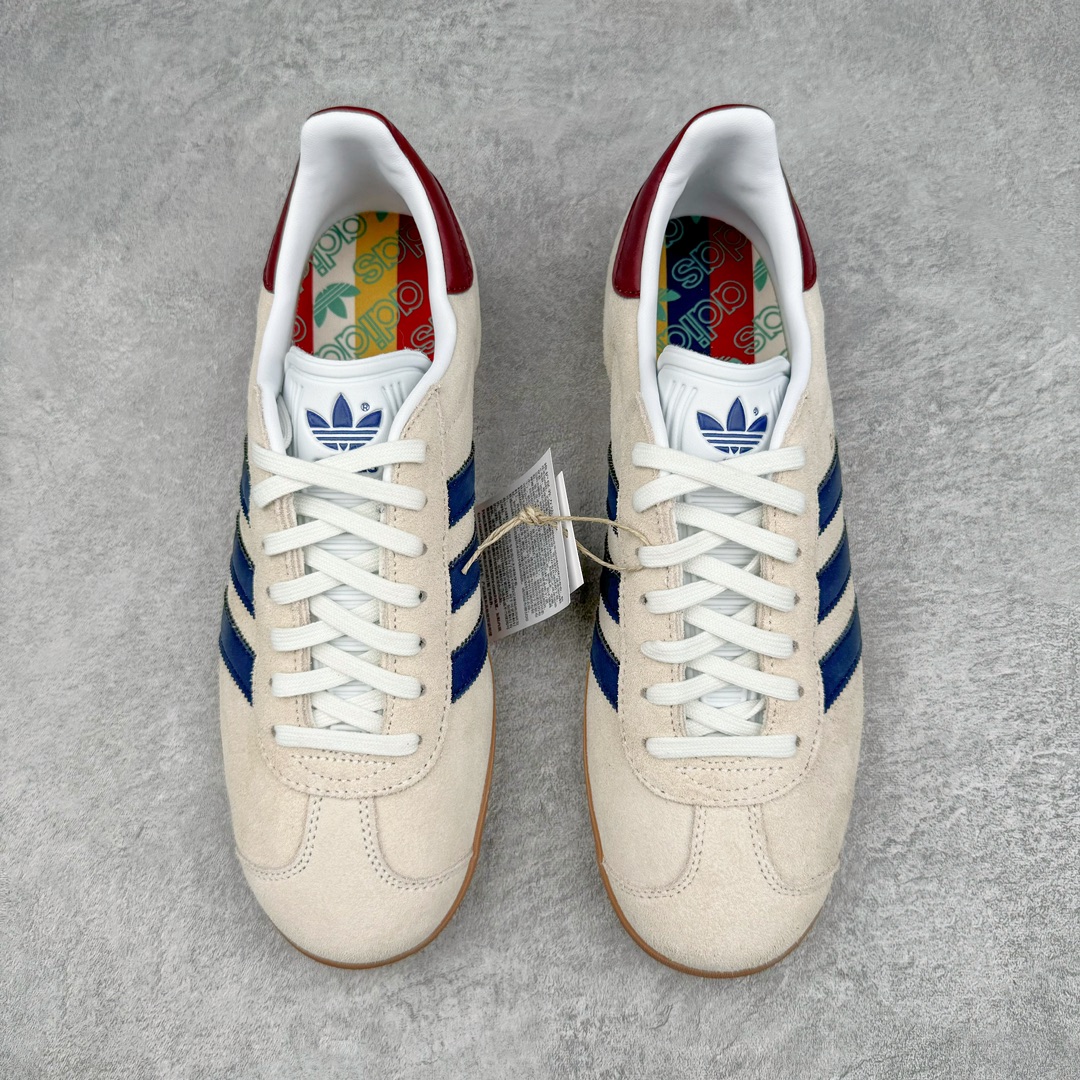 图片[2]-💰190 ＃HP纯原 AD Original Gazelle Trainers 瞪羚室内鞋系列低帮复古百搭休闲运动德训风板鞋 IE0546 高端零售特供批次 原厂定制长毛翻毛皮组合环保纤维革鞋面材质 内置环保海玻璃鞋垫 外置RB橡胶大底 产品品控稳定性领先行业 原厂全套原楦原纸板冲刀磨具开发 原厂皮料加持 原厂港宝加持定型后跟R度完美 将复古进行到底 简约流畅 三十年不变经典 这款Gazelle运动鞋 无论面料、配色、质感或设计 都只在重现其1991年原款的经典 皮革鞋面 撞色三条纹和鞋跟标的设计 力求呈现90年代的经典复古风潮 Samba火热的同时 也带动了其它的复古鞋型 Gazelle便是其中一只 Gazelle Indoor拥有包边更宽的T字型鞋头 更好的保护运动员的前掌 浓浓的复古氛围感 非常适合现在流行的Cleanfit风格 尺码：35.5 36 36⅔ 37⅓ 38 38⅔ 39⅓ 40 40⅔ 41⅓ 42 42⅔ 43⅓ 44 44⅔ 45 编码：by2936060-运动鞋