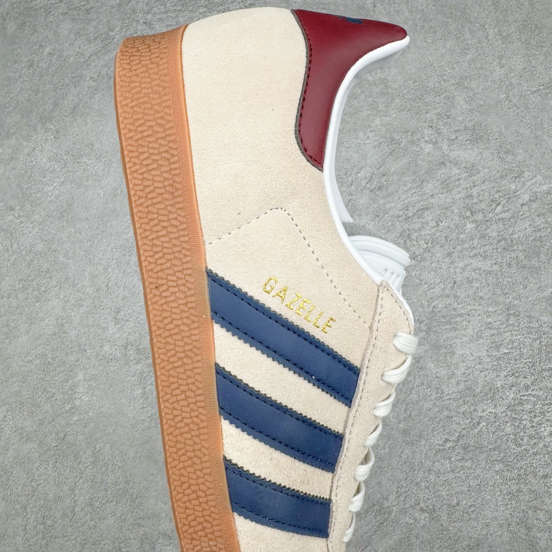 图片[6]-💰190 ＃HP纯原 AD Original Gazelle Trainers 瞪羚室内鞋系列低帮复古百搭休闲运动德训风板鞋 IE0546 高端零售特供批次 原厂定制长毛翻毛皮组合环保纤维革鞋面材质 内置环保海玻璃鞋垫 外置RB橡胶大底 产品品控稳定性领先行业 原厂全套原楦原纸板冲刀磨具开发 原厂皮料加持 原厂港宝加持定型后跟R度完美 将复古进行到底 简约流畅 三十年不变经典 这款Gazelle运动鞋 无论面料、配色、质感或设计 都只在重现其1991年原款的经典 皮革鞋面 撞色三条纹和鞋跟标的设计 力求呈现90年代的经典复古风潮 Samba火热的同时 也带动了其它的复古鞋型 Gazelle便是其中一只 Gazelle Indoor拥有包边更宽的T字型鞋头 更好的保护运动员的前掌 浓浓的复古氛围感 非常适合现在流行的Cleanfit风格 尺码：35.5 36 36⅔ 37⅓ 38 38⅔ 39⅓ 40 40⅔ 41⅓ 42 42⅔ 43⅓ 44 44⅔ 45 编码：by2936060-运动鞋