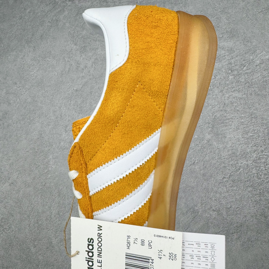 图片[7]-💰190 ＃HP纯原 AD Original Gazelle Indoor Trainers 瞪羚室内鞋系列低帮复古百搭休闲运动德训风板鞋 麂皮生胶底 HQ8716 高端零售特供批次 原厂定制长毛翻毛皮组合环保纤维革鞋面材质 内置环保海玻璃鞋垫 外置RB橡胶大底 产品品控稳定性领先行业 原厂全套原楦原纸板冲刀磨具开发 原厂皮料加持 原厂港宝加持定型后跟R度完美 将复古进行到底 简约流畅 三十年不变经典 这款Gazelle运动鞋 无论面料、配色、质感或设计 都只在重现其1991年原款的经典 皮革鞋面 撞色三条纹和鞋跟标的设计 力求呈现90年代的经典复古风潮 Samba火热的同时 也带动了其它的复古鞋型 Gazelle便是其中一只 Gazelle Indoor拥有包边更宽的T字型鞋头 更好的保护运动员的前掌 浓浓的复古氛围感 非常适合现在流行的Cleanfit风格 尺码：35.5 36 36⅔ 37⅓ 38 38⅔ 39⅓ 40 40⅔ 41⅓ 42 42⅔ 43⅓ 44 44⅔ 45 编码：by2936060-运动鞋