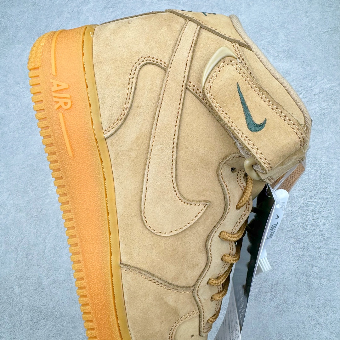 图片[6]-💰240 ＃TS纯原 NK Air Force 1 \’07 Mid\”Wheat/Flax\”空军一号经典中帮百搭休闲运动板鞋 小麦黄棕18款 715889-200 小麦配色的球鞋一直都是秋冬时期穿搭的首选 不仅承袭了大黄靴的干练和帅气 还有着 Air Force 1 的经典复古气质 极为百搭的效果也是重要不可割舍的理由之一 整体依旧采用质感十足的卡其色牛巴革材质打造鞋身 不仅造型十分吸睛质感更是十分讨人喜爱 搭配上同色造型的尼龙鞋带和魔术贴设计 将工装风格体现到位 侧身处皮质 Swoosh Logo 进一步彰显该配色独特魅力 最后以同色水晶材质外底收尾与鞋身配色相互呼应 完善整体造型设计 这样一双既有复古气氛 又能释放出潮流时尚街头气质的鞋款 想必上脚效果更是相当出众 SIZE：35.5 36 36.5 37.5 38 38.5 39 40 40.5 41 42 42.5 43 44 44.5 45 46 编码：Tby3936010-运动鞋