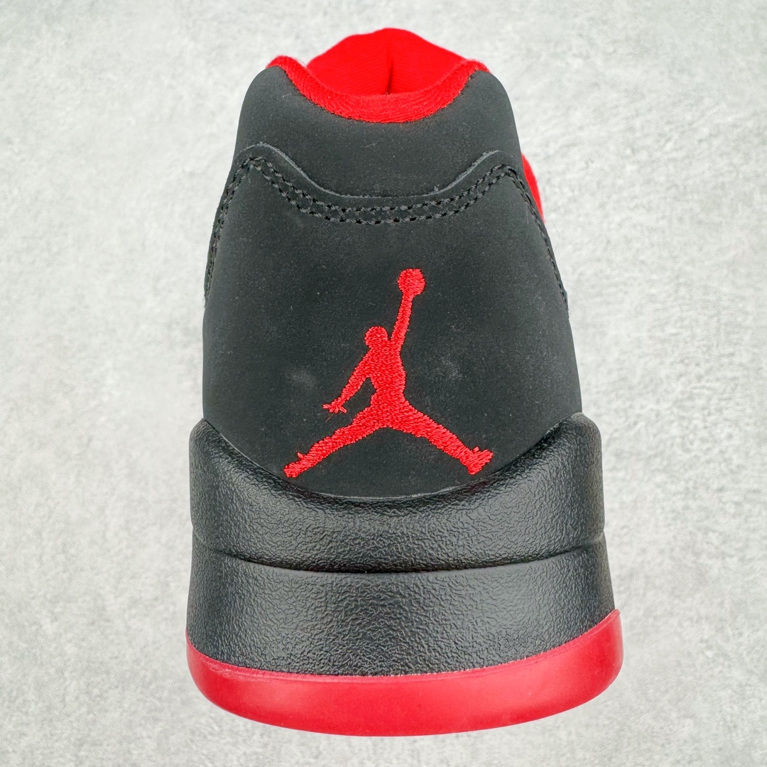 图片[8]-💰260 Air Jordan AJ5 Low “Alternate ’90” 黑红低帮 819171-001 国内头层皮料订染 用料绝不含糊 工艺方面大到整体鞋型 漏斗收腰 底线拉帮 LOGO立体 小到针眼排布 载片对称  鞋标规范 鞋垫背胶 中底可视气垫 半透明水晶大底等等 Size：36 36.5 37 37.5 38 38.5 39 40 40.5 41 42 42.5 43 44 44.5 45 46 47.5 编码：Bby3936030-运动鞋