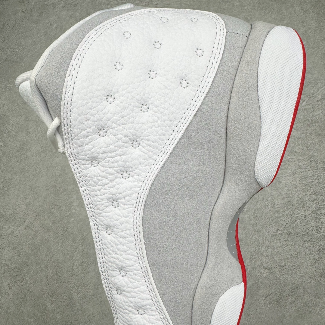 图片[7]-💰500 ＃SZ纯原 Air Jordan AJ13 Retro 白灰色 414571-160 圈内最强13代 目前可过各类鉴定或无法鉴定 裸鞋随意操作 外贸特供批次 原楦原档案数据开模打造 公司渠道原装全息3D猫眼 原鞋开发 版型近乎零偏差 采购原厂皮料 LOGO五金部件高价开发私模 杜绝一眼假版本 原厂档案开模大底 共3层贴合工艺 三层中间加入海玻璃缓震鞋垫 大底采用进口一次MD而非市面二次MD低价原料成型 进口MD材料异味较少比原鞋还少 市面异味大刺鼻 Size：40 40.5 41 42 42.5 43 44 44.5 45 46 47.5 48.5 编码：by5936070-运动鞋