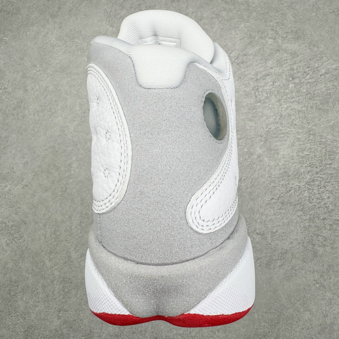 图片[8]-💰500 ＃SZ纯原 Air Jordan AJ13 Retro 白灰色 414571-160 圈内最强13代 目前可过各类鉴定或无法鉴定 裸鞋随意操作 外贸特供批次 原楦原档案数据开模打造 公司渠道原装全息3D猫眼 原鞋开发 版型近乎零偏差 采购原厂皮料 LOGO五金部件高价开发私模 杜绝一眼假版本 原厂档案开模大底 共3层贴合工艺 三层中间加入海玻璃缓震鞋垫 大底采用进口一次MD而非市面二次MD低价原料成型 进口MD材料异味较少比原鞋还少 市面异味大刺鼻 Size：40 40.5 41 42 42.5 43 44 44.5 45 46 47.5 48.5 编码：by5936070-运动鞋