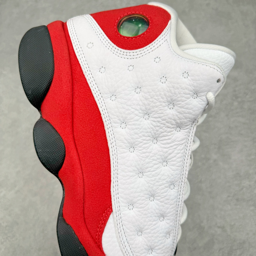 图片[6]-💰500 ＃SZ纯原 Air Jordan AJ13 Retro 白红 414571-122 圈内最强13代 目前可过各类鉴定或无法鉴定 裸鞋随意操作 外贸特供批次 原楦原档案数据开模打造 公司渠道原装全息3D猫眼 原鞋开发 版型近乎零偏差 采购原厂皮料 LOGO五金部件高价开发私模 杜绝一眼假版本 原厂档案开模大底 共3层贴合工艺 三层中间加入海玻璃缓震鞋垫 大底采用进口一次MD而非市面二次MD低价原料成型 进口MD材料异味较少比原鞋还少 市面异味大刺鼻 Size：40 40.5 41 42 42.5 43 44 44.5 45 46 47.5 48.5 编码：by5936070-运动鞋