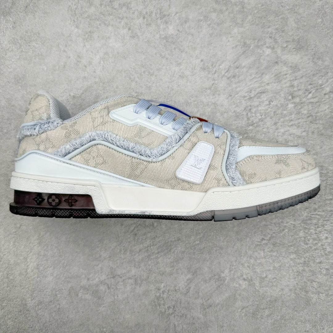 💰560 ＃K纯原 Louis Vuitton Trainer lv时装走秀运动鞋 做旧系列 市场所有版本中综合最强的货品 GD实力大厂出品  全网最全配色更新最快 最成熟的做工稳定的品控  完美鞋型超高的清洁度 零毛边线头瑕疵 全套原楦原纸版原鞋开模 全网最具灵魂的版型 正确原装黄色鞋盒 正确中底印花 鞋面印花3D高频深度立体 全鞋电脑针车 紧密相连 针距密度一致 环保乳胶注塑鞋垫 厚度脚感还原原版 皮面裁剪部位 统一油边封口工艺 原装橡胶大底含胶量大底组合零偏差 专柜全套包装 防尘袋 说明书 质保卡 男女鞋 尺码：35 36 37 38 39 40 41 42 43 44 45 编码：yby6936020-运动鞋