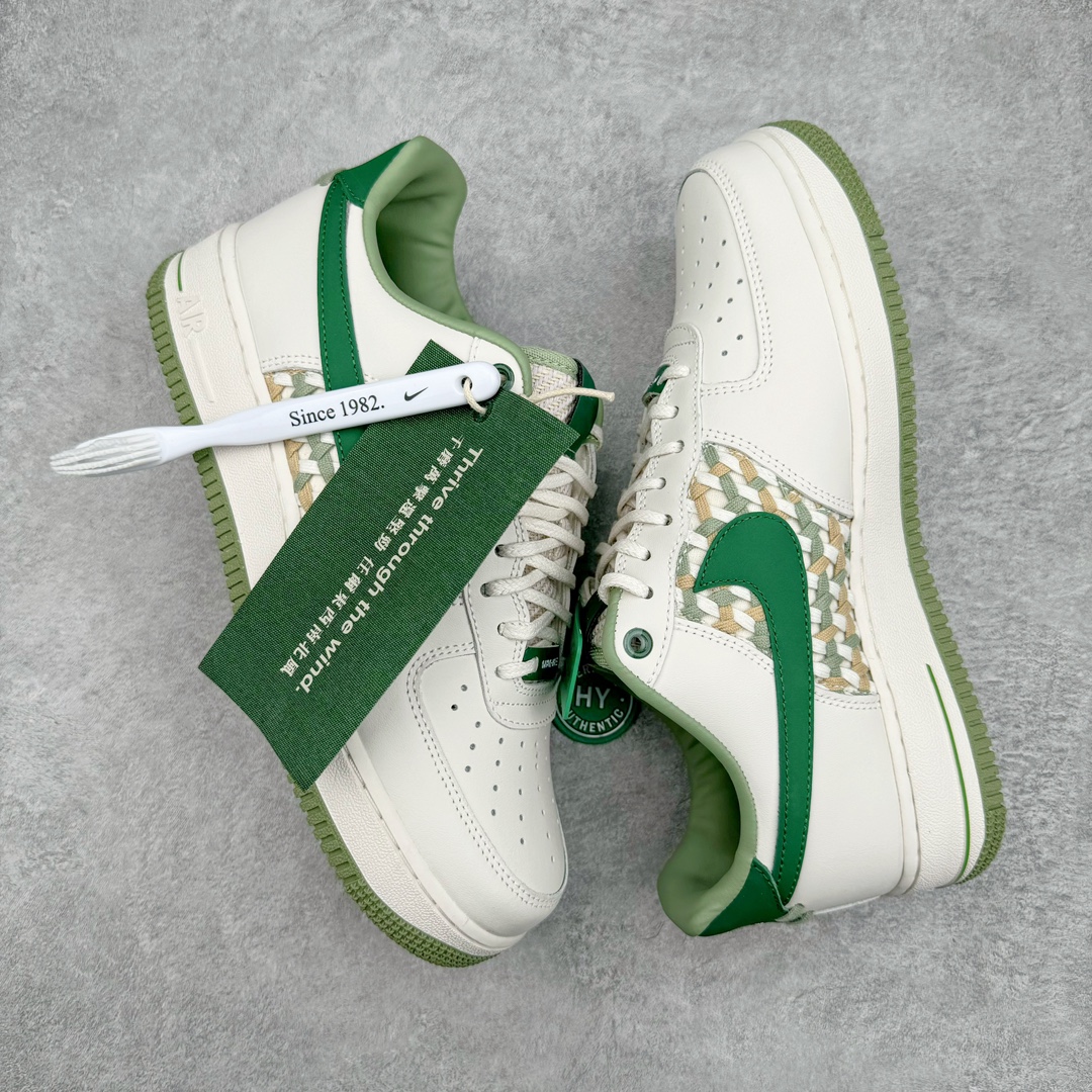 图片[3]-💰200 NK Air Force 1´07 Low 空军一号低帮百搭休闲运动板鞋 FN0369-100 柔软、弹性十足的缓震性能和出色的中底设计 横跨复古与现代的外型结合 造就出风靡全球三十多年的Force 1 直到今天还深受青睐 SIZE：36 36.5 37.5 38 38.5 39 40 40.5 41 42 42.5 43 44 44.5 45 编码：Tby2936070-运动鞋