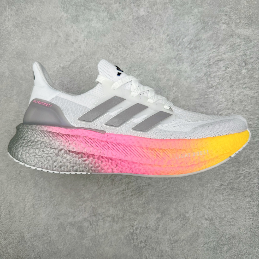 图片[2]-💰170 ＃X版 AD Ultra Boost Light UB10.0 系列低帮袜套式针织透气缓震休闲运动慢跑鞋 历经10年不断创新以科技重塑跑步推出全新超轻新科技跑鞋 力求为跑步添活力 搭载LIGHT BOOST中底的新鲜演绎 无论节奏快慢、距离长短 伴你活力畅跑 延续了该系列的设计语言 采用分区编织鞋面 鞋头处网眼孔洞更大 提升透气性 一体式鞋舌 避免运动中出现偏移 实现鞋脚一体性 鞋侧 TPU 材质 有效提供支撑性 镂空的设计 同时减轻整体重量 最明显的则是中底部分 不仅是厚度夸张 大家最熟悉的 Boost 材质终于迎来升级 减重 30% 带来更轻量化的上脚感受 SIZE：36 36.5 37 38 38.5 39 40 40.5 41 42 42.5 43 44 44.5 45 编码：by2936040-运动鞋