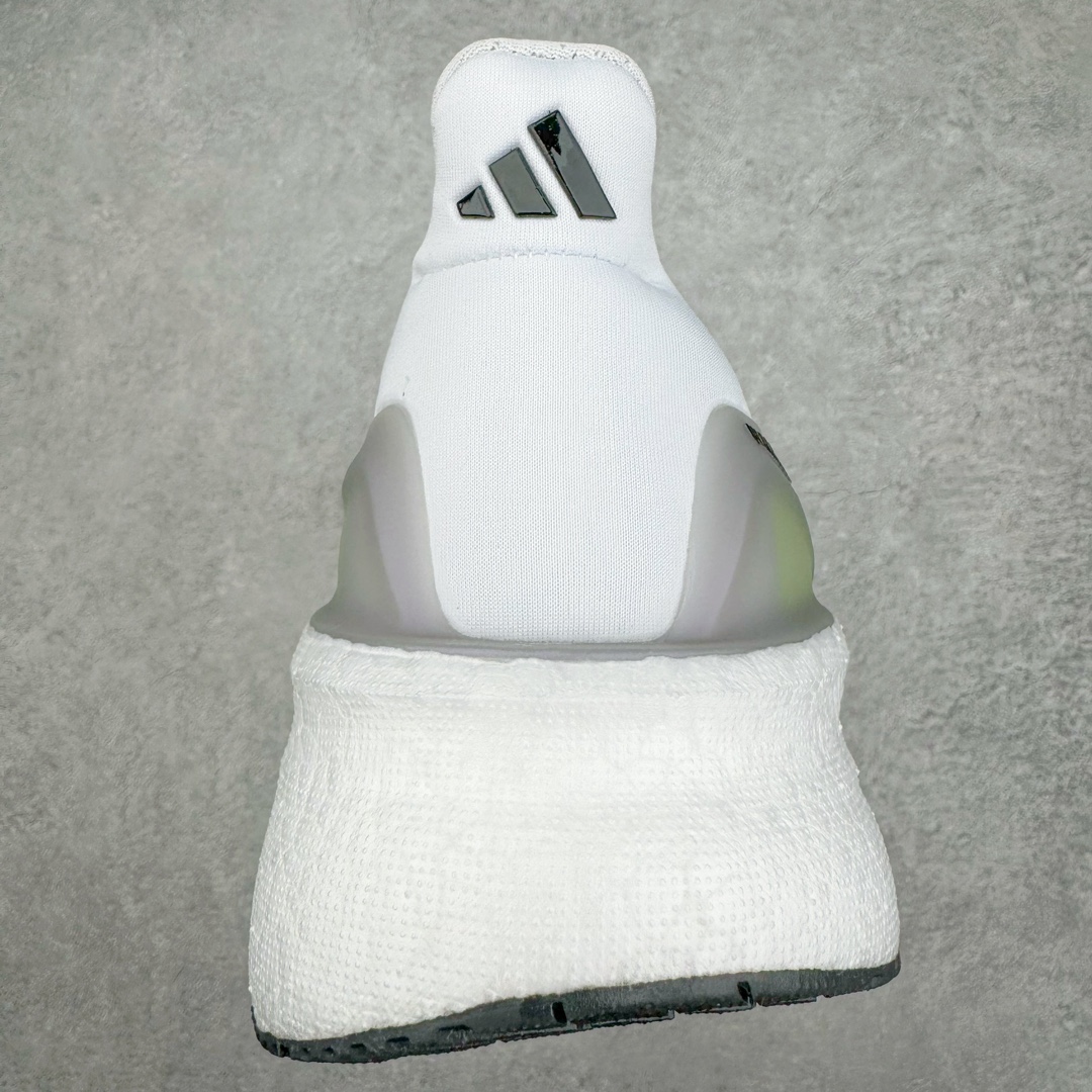 图片[8]-💰170 ＃X版 AD Ultra Boost Light UB10.0 系列低帮袜套式针织透气缓震休闲运动慢跑鞋 ID8887 历经10年不断创新以科技重塑跑步推出全新超轻新科技跑鞋 力求为跑步添活力 搭载LIGHT BOOST中底的新鲜演绎 无论节奏快慢、距离长短 伴你活力畅跑 延续了该系列的设计语言 采用分区编织鞋面 鞋头处网眼孔洞更大 提升透气性 一体式鞋舌 避免运动中出现偏移 实现鞋脚一体性 鞋侧 TPU 材质 有效提供支撑性 镂空的设计 同时减轻整体重量 最明显的则是中底部分 不仅是厚度夸张 大家最熟悉的 Boost 材质终于迎来升级 减重 30% 带来更轻量化的上脚感受 SIZE：36 36.5 37 38 38.5 39 40 40.5 41 42 42.5 43 44 44.5 45 编码：by2936040-运动鞋