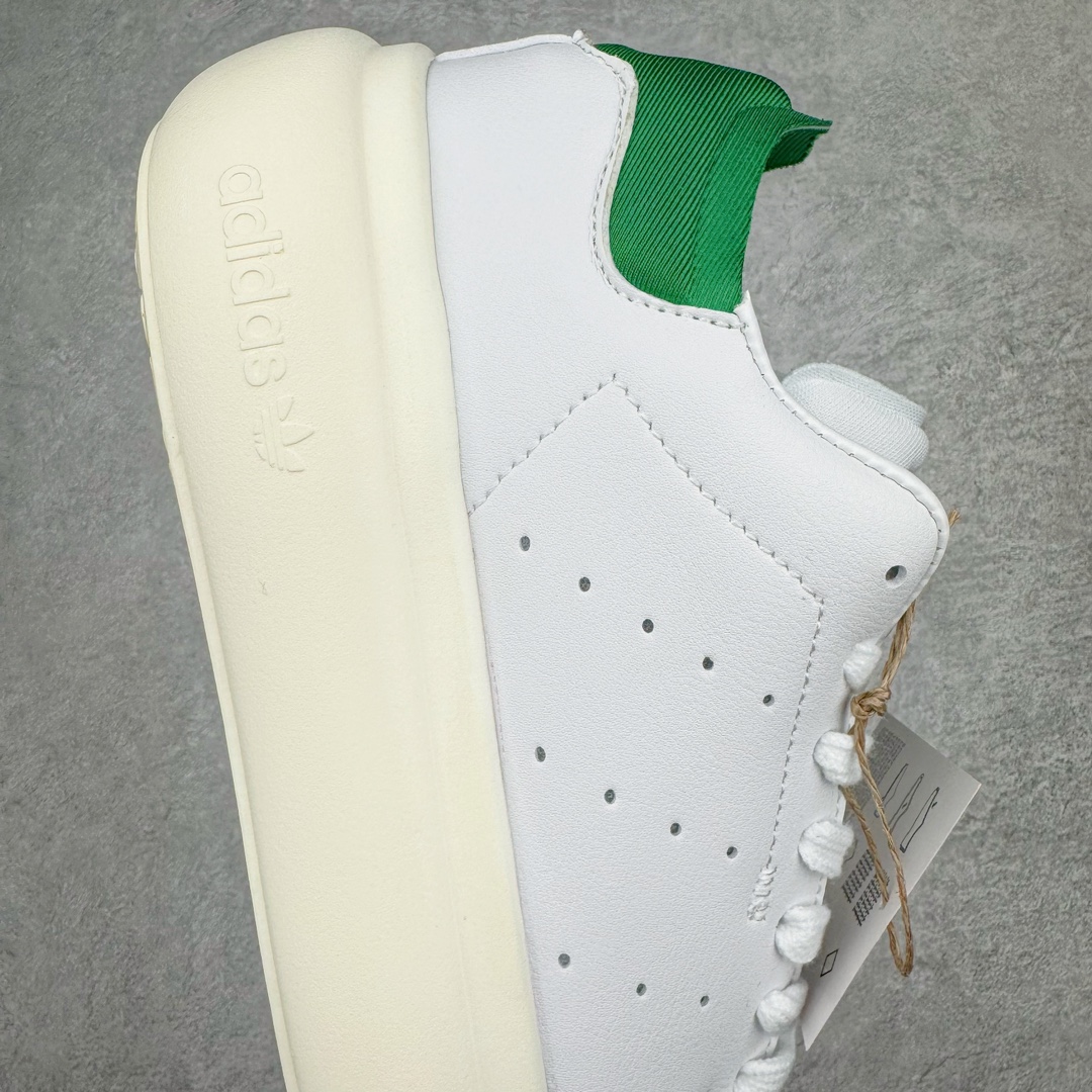 图片[6]-💰200 AD Originals Stan Smith PF\”White Green\”史密斯面包版系列低帮轻量松糕经典百搭复古休闲运动厚底板鞋“皮革白绿尾”ID2786 如果一定要说今年最火的鞋型，那么小编愿意将这一票投给「面包鞋」，毕竟无论是奢侈品大牌，还是国潮街头品牌都在纷纷推出专属于自家的「面包鞋型」。近期，Originals 也推出了一双全新「面包鞋」，不知道这次各位能给几分？此次全新鞋型选择 Originals 最经典的 Stan Smith 为蓝本进行创作，保留原始设计的同时，将鞋身所有部分都等比放大，看上去还有些俏皮可爱。鞋身同样以全皮革包裹，质感上绝对无需担心。细节方面也是一一保留，但却将原本鞋舌上的「人像」换为了三叶草 Logo，彰显品牌身份。中底更是进行了加厚加宽处理，相信真正上脚后增高、显瘦属性肯定会大大提升，更为适合小姐姐日常搭配。尺码：35 36 36⅔ 37⅓ 38 38⅔ 39⅓ 40 40⅔ 41⅓ 42 42⅔ 43⅓ 44 44⅔ 45 46 编码：Hby2936070-运动鞋