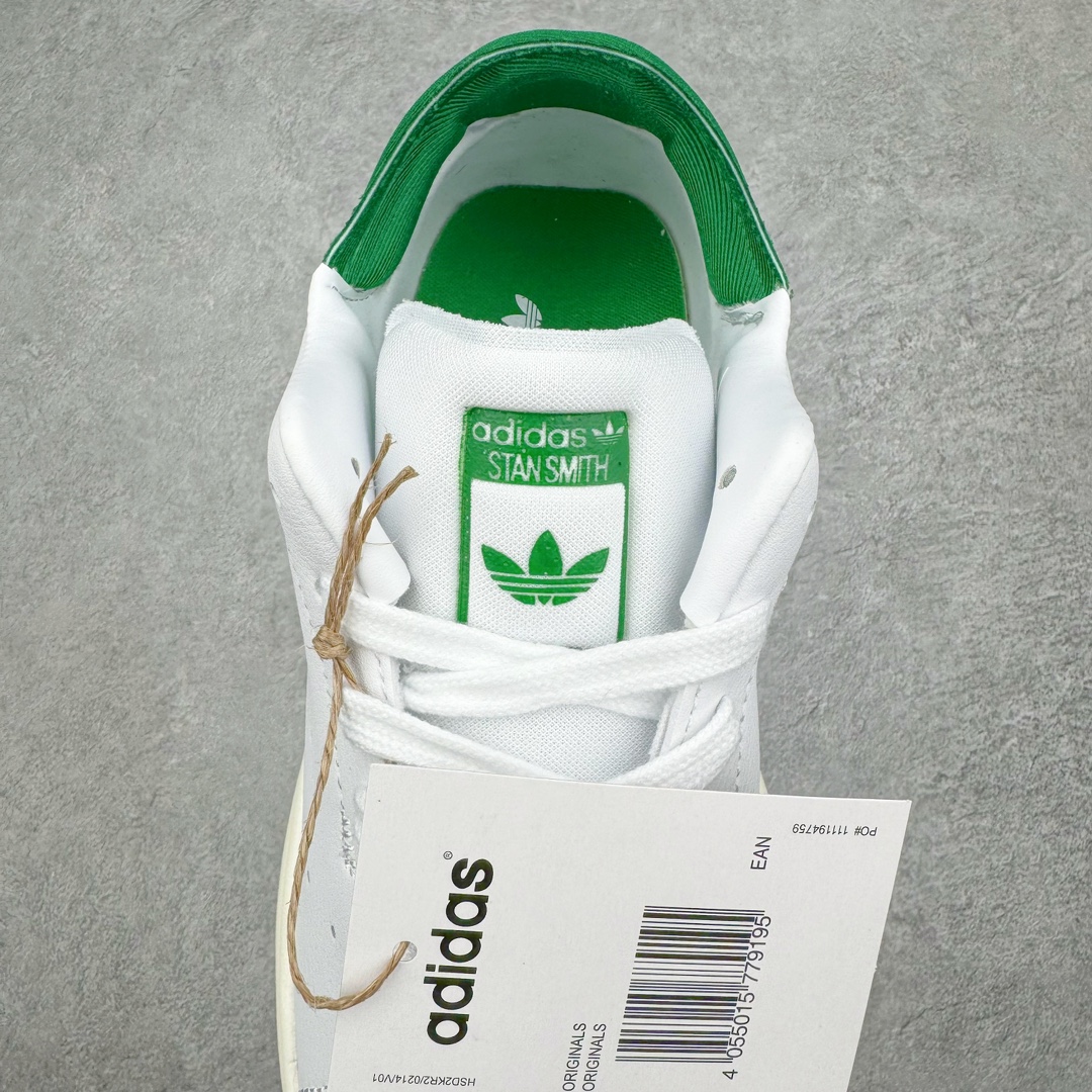 图片[5]-💰200 AD Originals Stan Smith PF\”White Green\”史密斯面包版系列低帮轻量松糕经典百搭复古休闲运动厚底板鞋“皮革白绿尾”ID2786 如果一定要说今年最火的鞋型，那么小编愿意将这一票投给「面包鞋」，毕竟无论是奢侈品大牌，还是国潮街头品牌都在纷纷推出专属于自家的「面包鞋型」。近期，Originals 也推出了一双全新「面包鞋」，不知道这次各位能给几分？此次全新鞋型选择 Originals 最经典的 Stan Smith 为蓝本进行创作，保留原始设计的同时，将鞋身所有部分都等比放大，看上去还有些俏皮可爱。鞋身同样以全皮革包裹，质感上绝对无需担心。细节方面也是一一保留，但却将原本鞋舌上的「人像」换为了三叶草 Logo，彰显品牌身份。中底更是进行了加厚加宽处理，相信真正上脚后增高、显瘦属性肯定会大大提升，更为适合小姐姐日常搭配。尺码：35 36 36⅔ 37⅓ 38 38⅔ 39⅓ 40 40⅔ 41⅓ 42 42⅔ 43⅓ 44 44⅔ 45 46 编码：Hby2936070-运动鞋