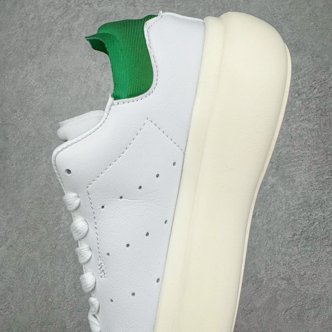 图片[7]-💰200 AD Originals Stan Smith PF\”White Green\”史密斯面包版系列低帮轻量松糕经典百搭复古休闲运动厚底板鞋“皮革白绿尾”ID2786 如果一定要说今年最火的鞋型，那么小编愿意将这一票投给「面包鞋」，毕竟无论是奢侈品大牌，还是国潮街头品牌都在纷纷推出专属于自家的「面包鞋型」。近期，Originals 也推出了一双全新「面包鞋」，不知道这次各位能给几分？此次全新鞋型选择 Originals 最经典的 Stan Smith 为蓝本进行创作，保留原始设计的同时，将鞋身所有部分都等比放大，看上去还有些俏皮可爱。鞋身同样以全皮革包裹，质感上绝对无需担心。细节方面也是一一保留，但却将原本鞋舌上的「人像」换为了三叶草 Logo，彰显品牌身份。中底更是进行了加厚加宽处理，相信真正上脚后增高、显瘦属性肯定会大大提升，更为适合小姐姐日常搭配。尺码：35 36 36⅔ 37⅓ 38 38⅔ 39⅓ 40 40⅔ 41⅓ 42 42⅔ 43⅓ 44 44⅔ 45 46 编码：Hby2936070-运动鞋