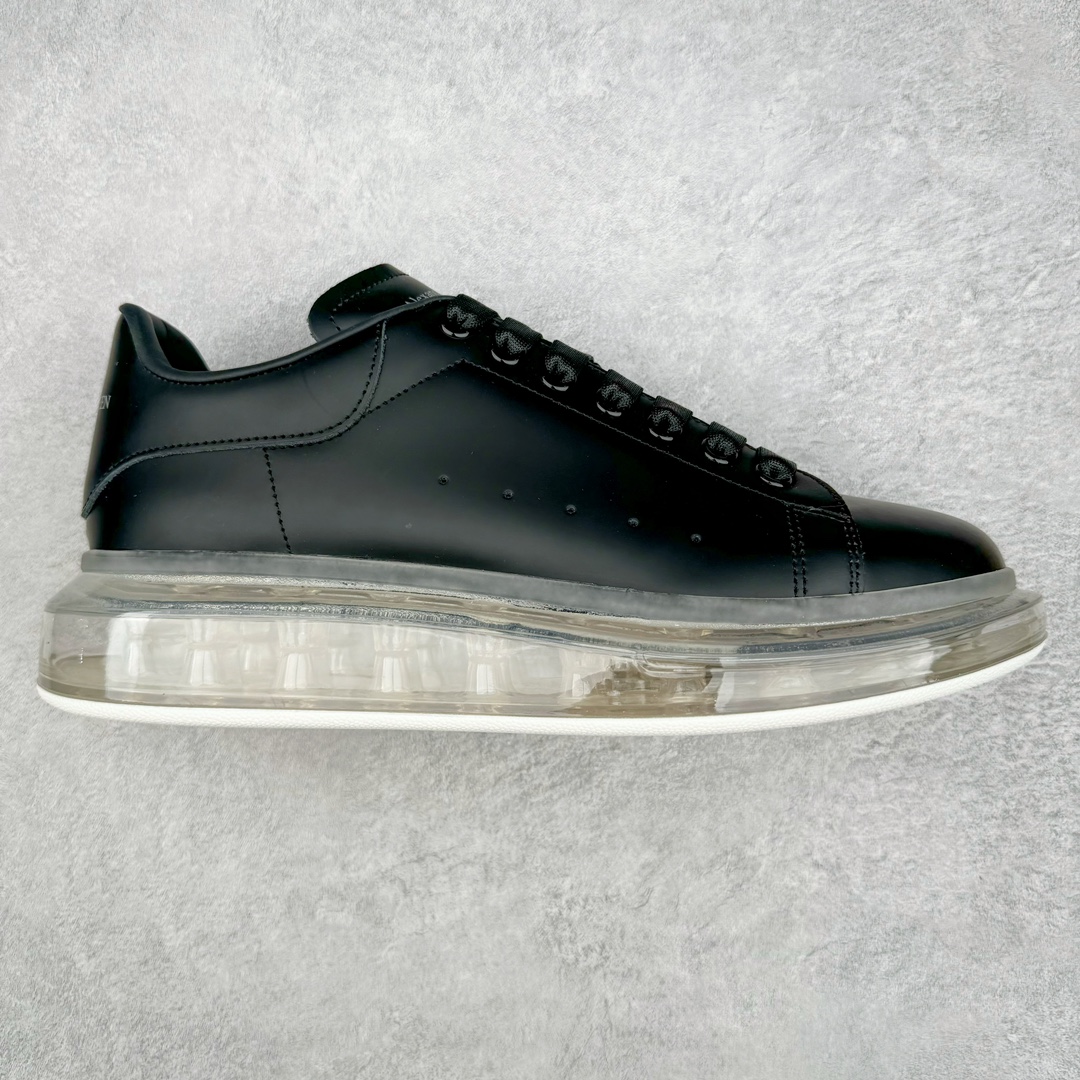 💰380 Alexander McQueen Air Cushion Sneaker 亚历山大·麦昆低帮时装厚底休闲气垫运动小白鞋 这款厚底运动休闲鞋又将掀起小白鞋之风 鞋底独立开模 PU+高透明橡胶真空气垫水晶底 设计上减轻重量又耐磨 气垫鞋底弹力又舒适 尺码：35-44 编码：Fby4936050-运动鞋