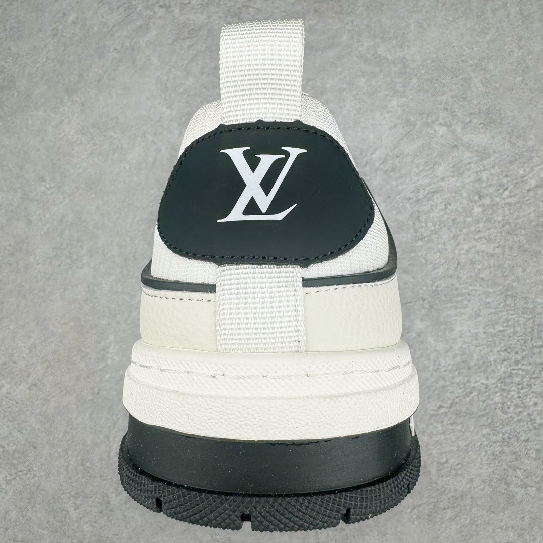 图片[8]-💰280 LV路易威登Louis vuitton Sneaker Low休闲运动文化百搭篮球板鞋 广东原产#黄色抽屉礼品鞋盒及全套代购包装说明书防尘布袋物件 #正确原装进口平纹 纹粒面小牛皮革鞋面材质#原装一致橡胶组合鞋底#耐弯折滴塑支持片#nVirgil Abloh亲自操刀设计❗本款 LV Trainer 运动鞋取材柔软小牛皮，讲述路易威登男装艺术总监 Virgil Abloh 自篮球鞋汲取的灵感。设计师手写体品牌标识点缀一侧，Monogram 压纹皮革包裹后帮。n详细特征 小牛皮 每双缝纫工时 7 小时 橡胶外底 鞋舌和侧面饰有 LV 字母  尺码：38-44（偏大一码） 编码：by3936050-运动鞋