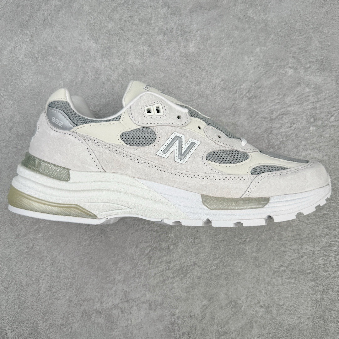 图片[6]-💰240 ＃M纯原 New Balance 新百伦NB992总统复古慢跑鞋 正确3M反光细节 原楦原纸版开发 正确6层组合底模精密开发 后跟透明TPU水晶装饰条稳固 沿用了引以为傲的跑鞋手工技艺 采用猪皮绒面并包裹局部透气网面的鞋身设计 菱网鞋舌上刻有New Balance USA 鞋面依旧身着经典的大热之灰 彰显了其高端的品质身份 尺码：36 37 37.5 38 38.5 39 40 40.5 41.5 42 42.5 43 44 45 46.5 编码：by3936010-运动鞋