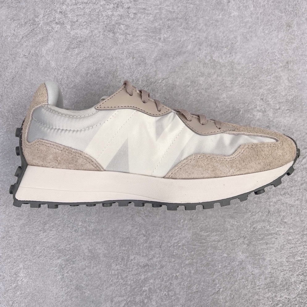 图片[4]-＃M纯原 New Balance NB327 新百伦系列复古休闲运动慢跑鞋 原厂细翻毛 原数据档案结合二次高弾MD材料打造原版鞋底 鞋面由原厂特殊定制材料纹路细腻 多道序QC把关品质完善 细节完美 以更纯粹的复古风格设计打造的全新造型 侧身还以解构设计 将 N 字标志以做旧压花样式呈现 样式别具新意 而麂皮、冲孔皮革的塑造 则呈现出高级怀旧气质 也让鞋款在奢华时装风格与运动氛围之间达到了平衡 尺码：36 37 37.5 38 38.5 39.5 40 40.5 41.5 42 42.5 43 44 44.5 45 45.5-选品中心
