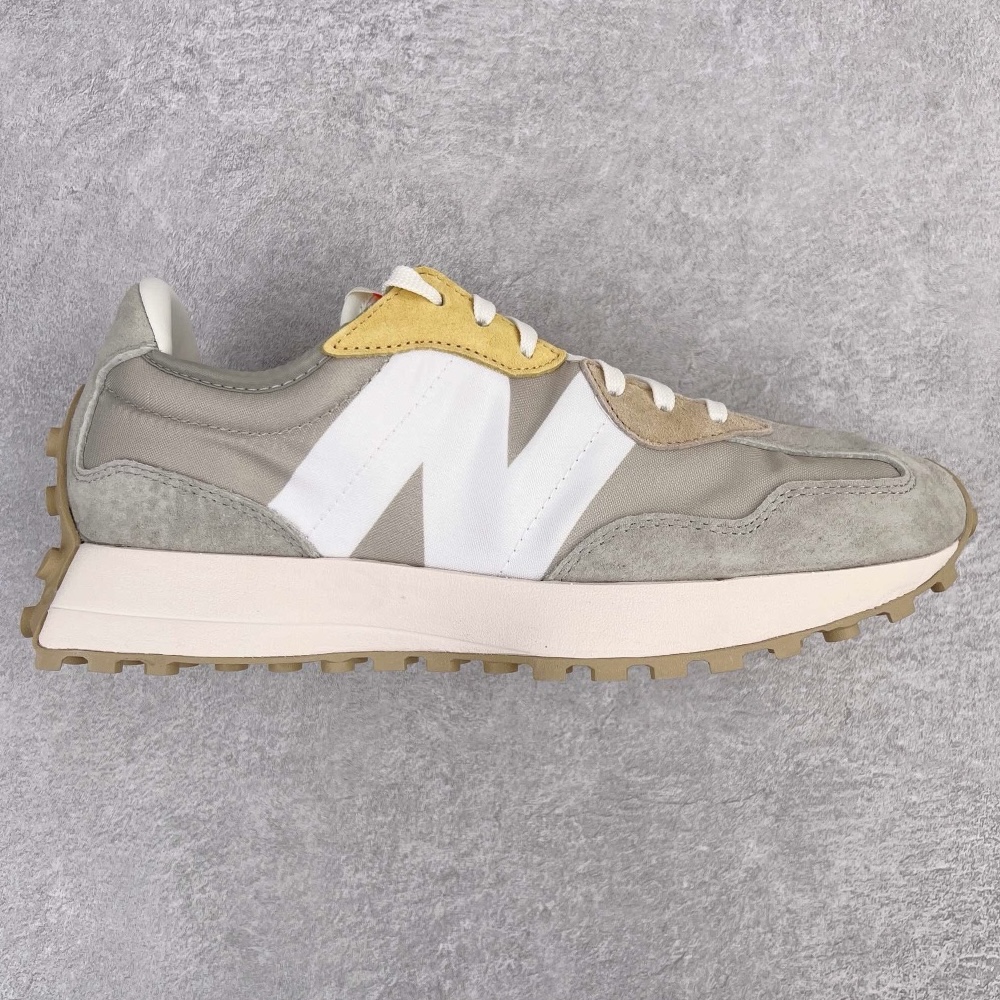 图片[5]-＃M纯原 New Balance NB327 新百伦系列复古休闲运动慢跑鞋 原厂细翻毛 原数据档案结合二次高弾MD材料打造原版鞋底 鞋面由原厂特殊定制材料纹路细腻 多道序QC把关品质完善 细节完美 以更纯粹的复古风格设计打造的全新造型 侧身还以解构设计 将 N 字标志以做旧压花样式呈现 样式别具新意 而麂皮、冲孔皮革的塑造 则呈现出高级怀旧气质 也让鞋款在奢华时装风格与运动氛围之间达到了平衡 尺码：36 37 37.5 38 38.5 39.5 40 40.5 41.5 42 42.5 43 44 44.5 45 45.5-选品中心