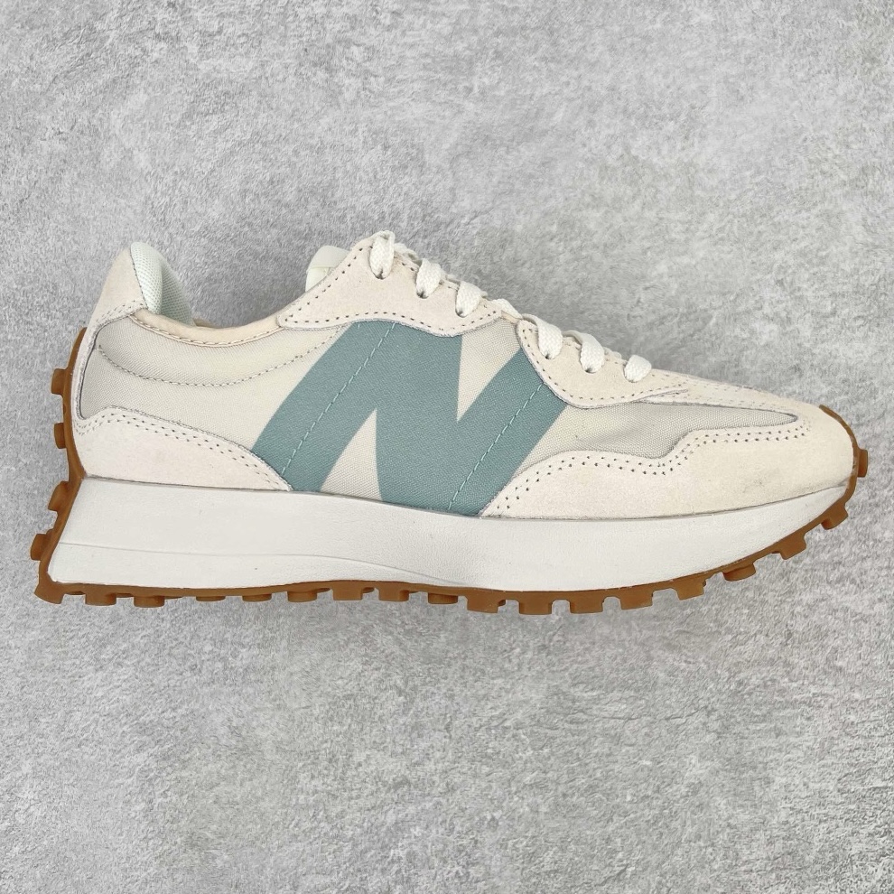 图片[7]-💰190 ＃M纯原 New Balance NB327 新百伦系列复古休闲运动慢跑鞋 原厂细翻毛 原数据档案结合二次高弾MD材料打造原版鞋底 鞋面由原厂特殊定制材料纹路细腻 多道序QC把关品质完善 细节完美 以更纯粹的复古风格设计打造的全新造型 侧身还以解构设计 将 N 字标志以做旧压花样式呈现 样式别具新意 而麂皮、冲孔皮革的塑造 则呈现出高级怀旧气质 也让鞋款在奢华时装风格与运动氛围之间达到了平衡 尺码：36 37 37.5 38 38.5 39.5 40 40.5 41.5 42 42.5 43 44 44.5 45 45.5 编码：by2936060-运动鞋