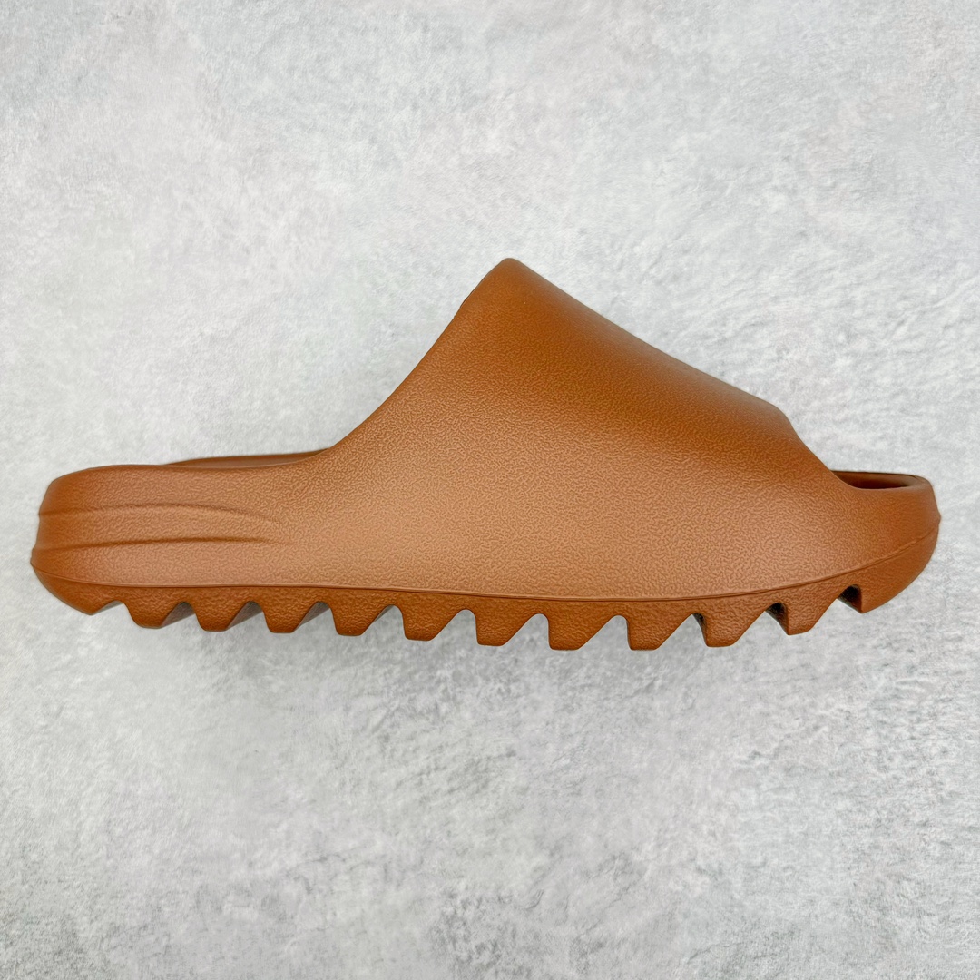 图片[5]-＃Lw纯原 YEEZY SLIDE 椰子拖鞋 同源公司EVA粒子环保塑料 原厂指令配方 弹性卡色均保持原鞋一致 匠心打造 采用原厂进口MD全套模具打造 全套原楦头 鞋口弧度大小 鞋面色泽质感同步原鞋 LOGO内侧钢印清晰工整 原厂定制原标 同比ZP 符合人体设计 独家开发至48.5码 尺码：36 37 38 39 40.5 42 43 44.5 46 47 48.5-选品中心