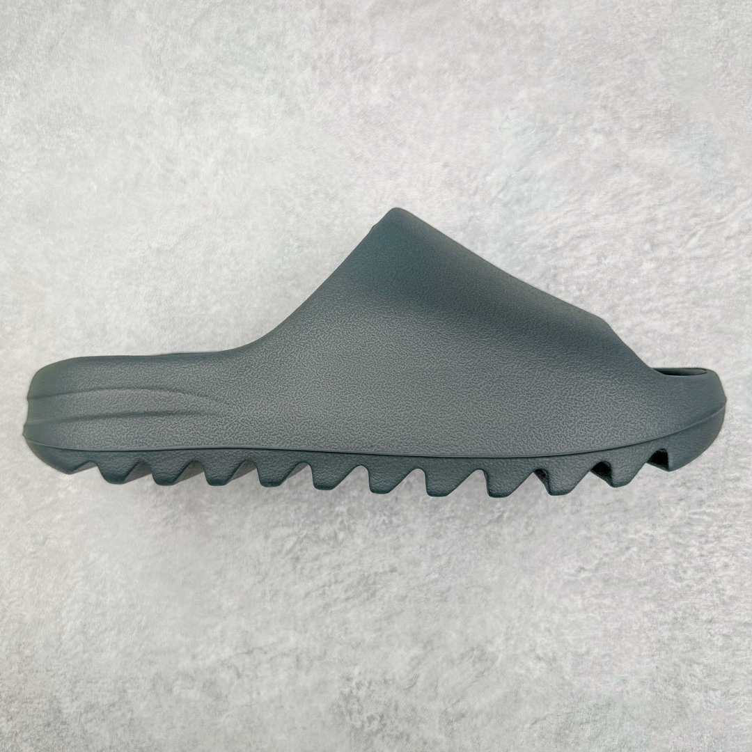 ＃Lw纯原 YEEZY SLIDE 椰子拖鞋 同源公司EVA粒子环保塑料 原厂指令配方 弹性卡色均保持原鞋一致 匠心打造 采用原厂进口MD全套模具打造 全套原楦头 鞋口弧度大小 鞋面色泽质感同步原鞋 LOGO内侧钢印清晰工整 原厂定制原标 同比ZP 符合人体设计 独家开发至48.5码 尺码：36 37 38 39 40.5 42 43 44.5 46 47 48.5-选品中心
