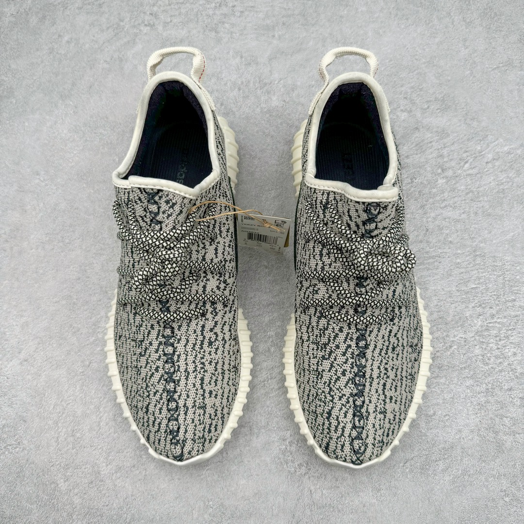 图片[2]-💰400 ＃Lw纯原 AD Yeezy 350 \”Turtle Dove\” 初代灰白 AQ4832 原厂再生高弹纱 艺超原厂鞋带 原厂Cost高斯环保线 百宏原厂后拉织带环 德国进口巴斯夫大底 原档案底模数据 区别市面一切版本 均不是一个档次 辰元原厂针织代工 细节还原度极高 大几率过验 独家外贸特供48.5 尺码 36 36.5 37 38 38.5 39 40 40.5 41 42 42.5 43 44 44.5 45 46 47 47.5 48.5 编码：by4936070-运动鞋